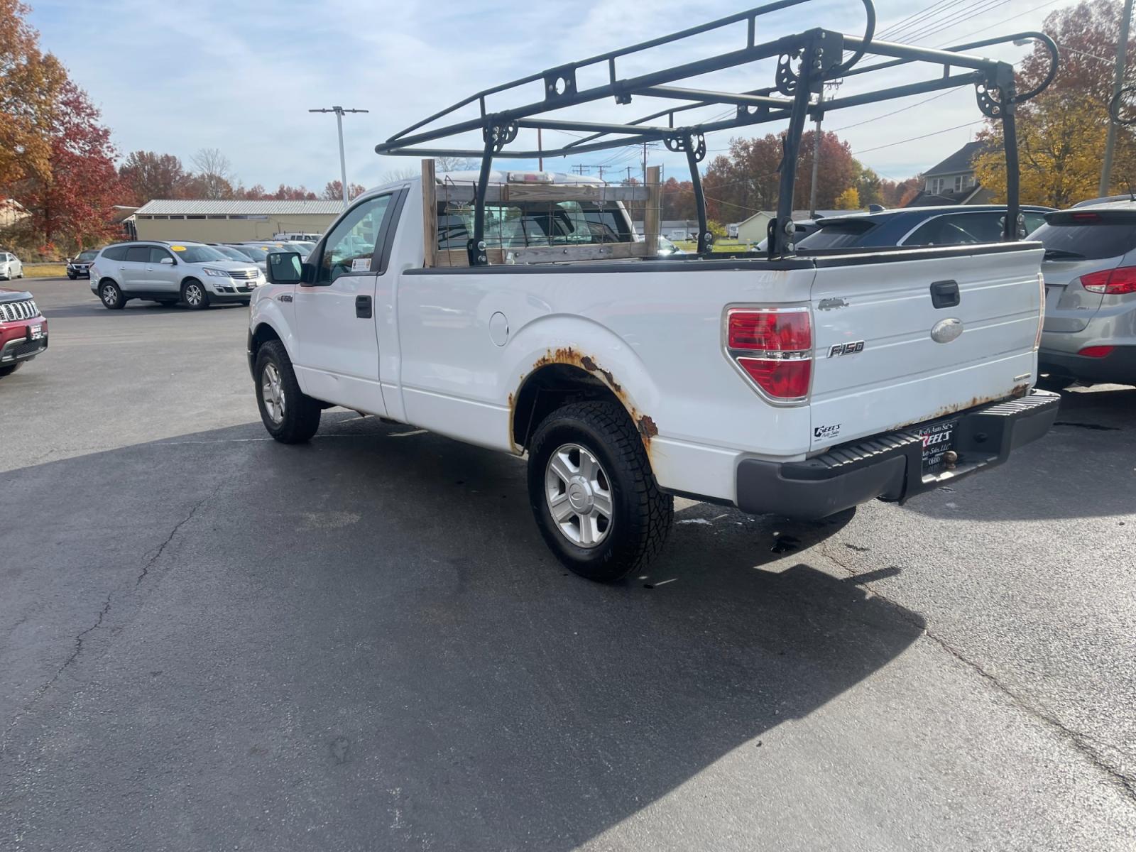 2011 White /Gray Ford F-150 XL 6.5-ft. Bed RWD (1FTMF1CM6BK) with an 3.7L V6 DOHC 24V engine, 6 Speed Automatic transmission, located at 547 E. Main St., Orwell, OH, 44076, (440) 437-5893, 41.535435, -80.847855 - Photo #10