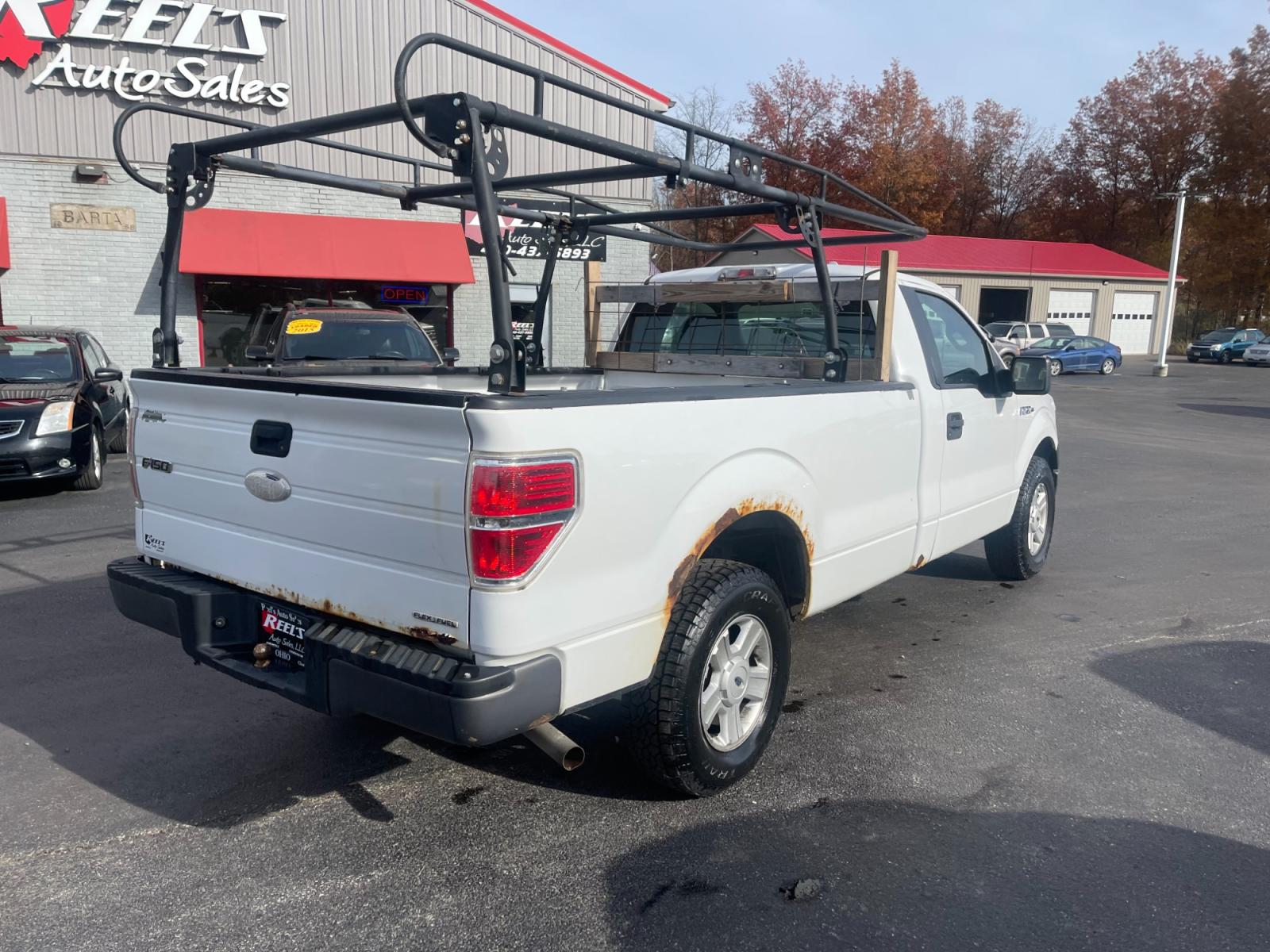 2011 White /Gray Ford F-150 XL 6.5-ft. Bed RWD (1FTMF1CM6BK) with an 3.7L V6 DOHC 24V engine, 6 Speed Automatic transmission, located at 547 E. Main St., Orwell, OH, 44076, (440) 437-5893, 41.535435, -80.847855 - Photo #7