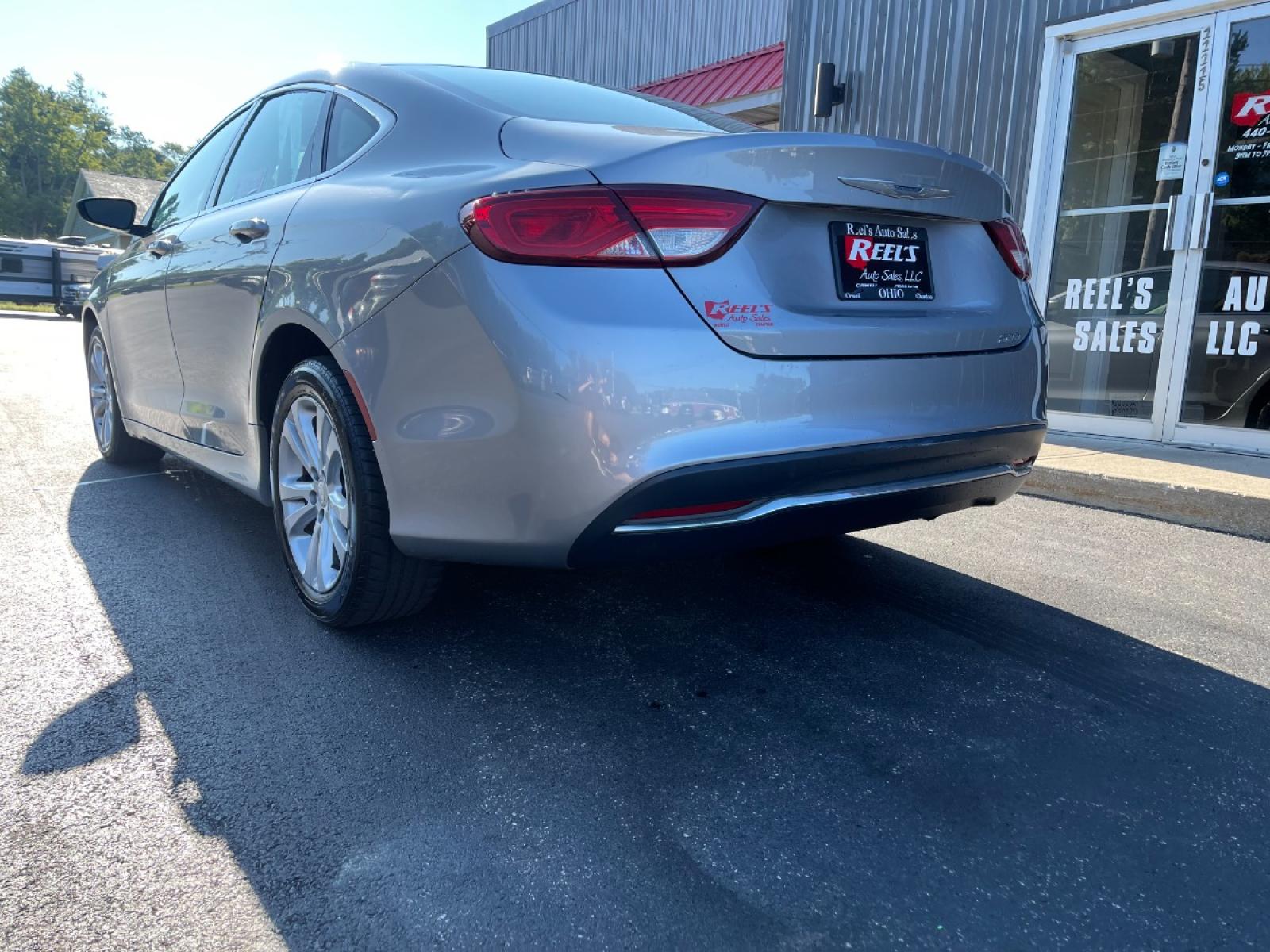 2015 Silver /Black Chrysler 200 Limited (1C3CCCAB1FN) with an 2.4L L4 DOHC 16V engine, 9-Speed Automatic transmission, located at 11115 Chardon Rd. , Chardon, OH, 44024, (440) 214-9705, 41.580246, -81.241943 - Photo #6