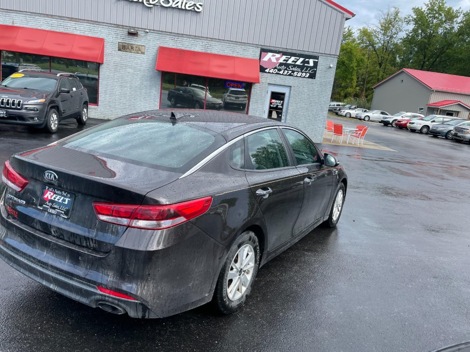 2018 Brown /Black Kia Optima LX (KNAGT4L3XJ5) with an 2.4L I4 DOHC 16V engine, 6-Speed Automatic transmission, located at 11115 Chardon Rd. , Chardon, OH, 44024, (440) 214-9705, 41.580246, -81.241943 - 2018 Kia Optima ---- 29MPG Combined ---- Clean Inside and Out ---- Local Trade In ---- Fully Serviced and Recently Detailed ---- Reel's Auto Sales is located in both Chardon and Orwell Ohio. Financing available and trades welcome. Please call or text to confirm location, set an appointment or discus - Photo #10