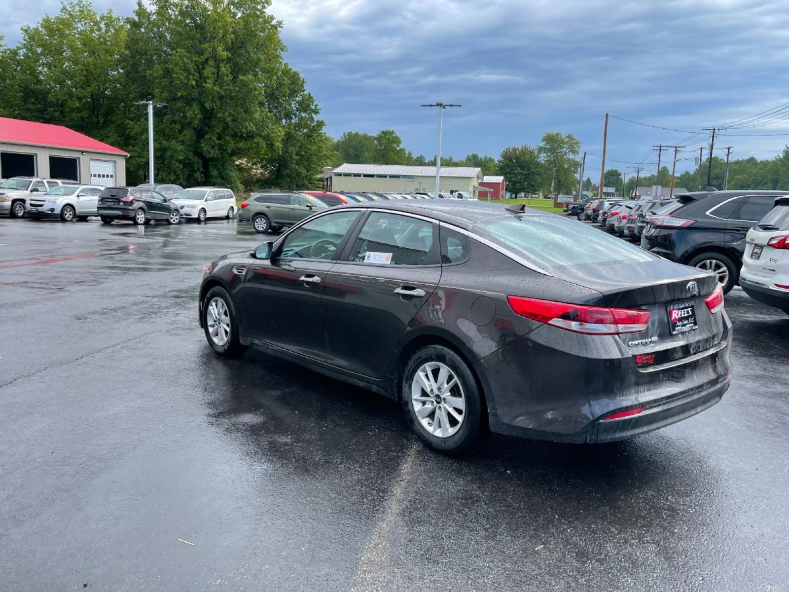 2018 Brown /Black Kia Optima LX (KNAGT4L3XJ5) with an 2.4L I4 DOHC 16V engine, 6-Speed Automatic transmission, located at 11115 Chardon Rd. , Chardon, OH, 44024, (440) 214-9705, 41.580246, -81.241943 - 2018 Kia Optima ---- 29MPG Combined ---- Clean Inside and Out ---- Local Trade In ---- Fully Serviced and Recently Detailed ---- Reel's Auto Sales is located in both Chardon and Orwell Ohio. Financing available and trades welcome. Please call or text to confirm location, set an appointment or discus - Photo #17