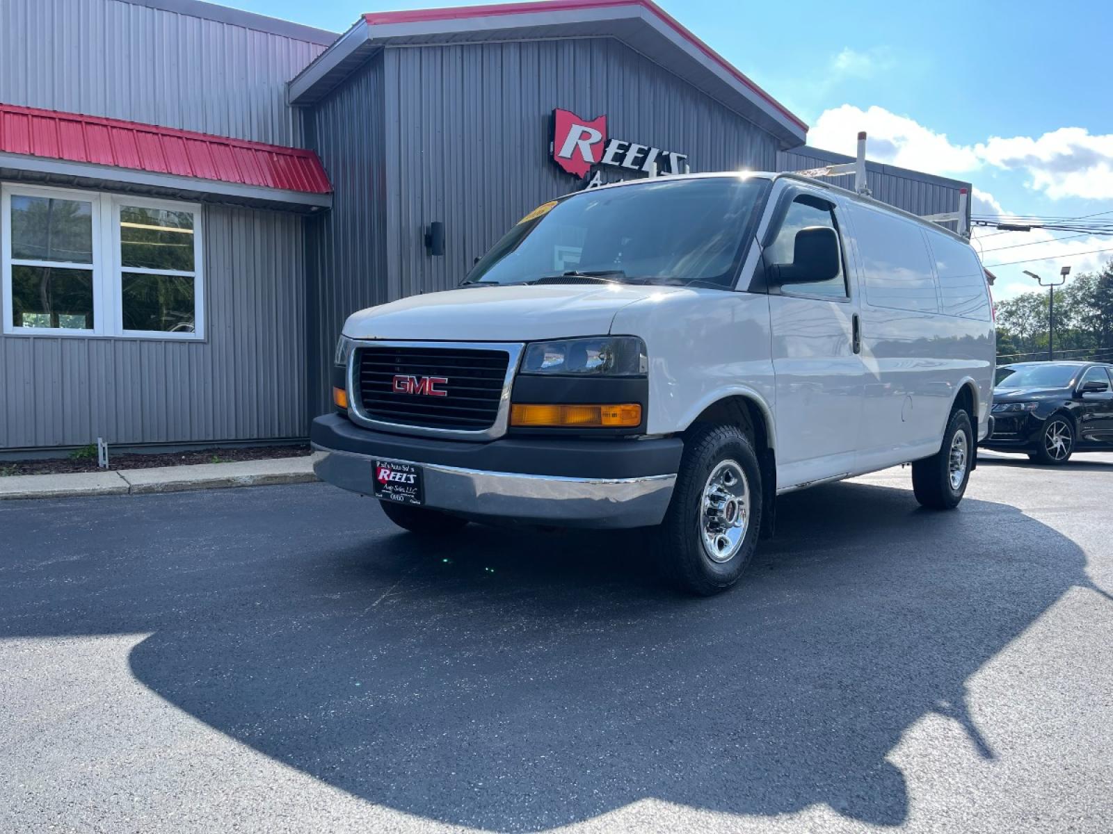 2016 White /Gray GMC Savana G2500 (1GTW7AFF2G1) with an 4.8L V8 DOHC 32V engine, 6-Speed Automatic transmission, located at 547 E. Main St., Orwell, OH, 44076, (440) 437-5893, 41.535435, -80.847855 - Photo #0