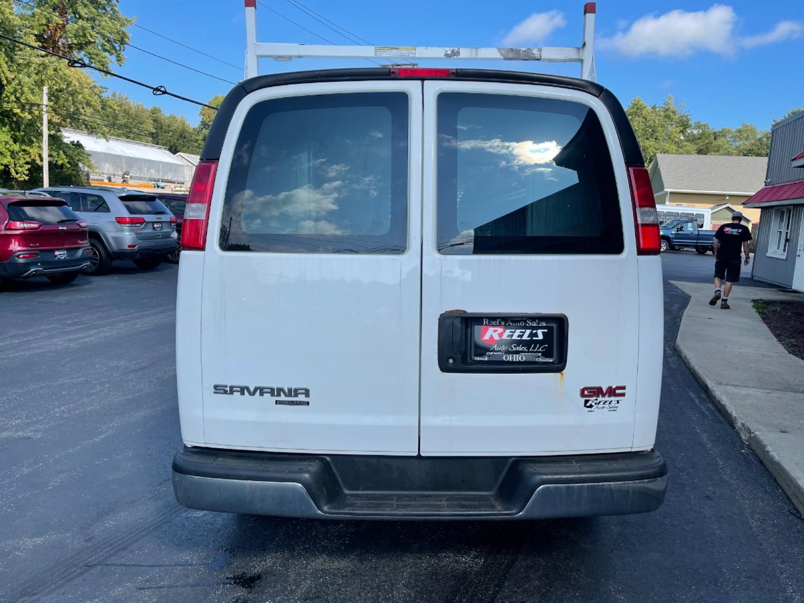 2016 White /Gray GMC Savana G2500 (1GTW7AFF2G1) with an 4.8L V8 DOHC 32V engine, 6-Speed Automatic transmission, located at 547 E. Main St., Orwell, OH, 44076, (440) 437-5893, 41.535435, -80.847855 - Photo #14