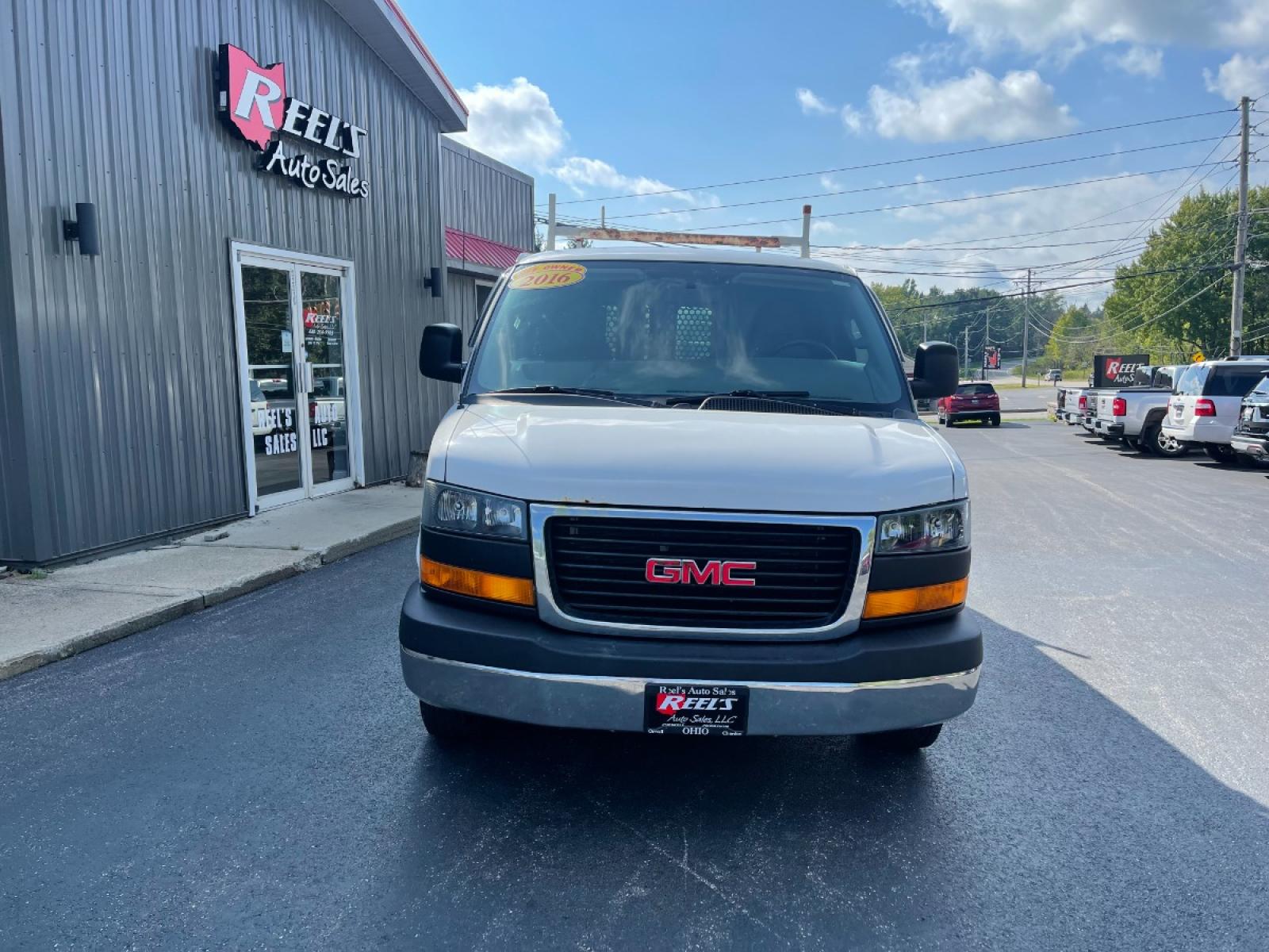 2016 White /Gray GMC Savana G2500 (1GTW7AFF2G1) with an 4.8L V8 DOHC 32V engine, 6-Speed Automatic transmission, located at 547 E. Main St., Orwell, OH, 44076, (440) 437-5893, 41.535435, -80.847855 - Photo #3