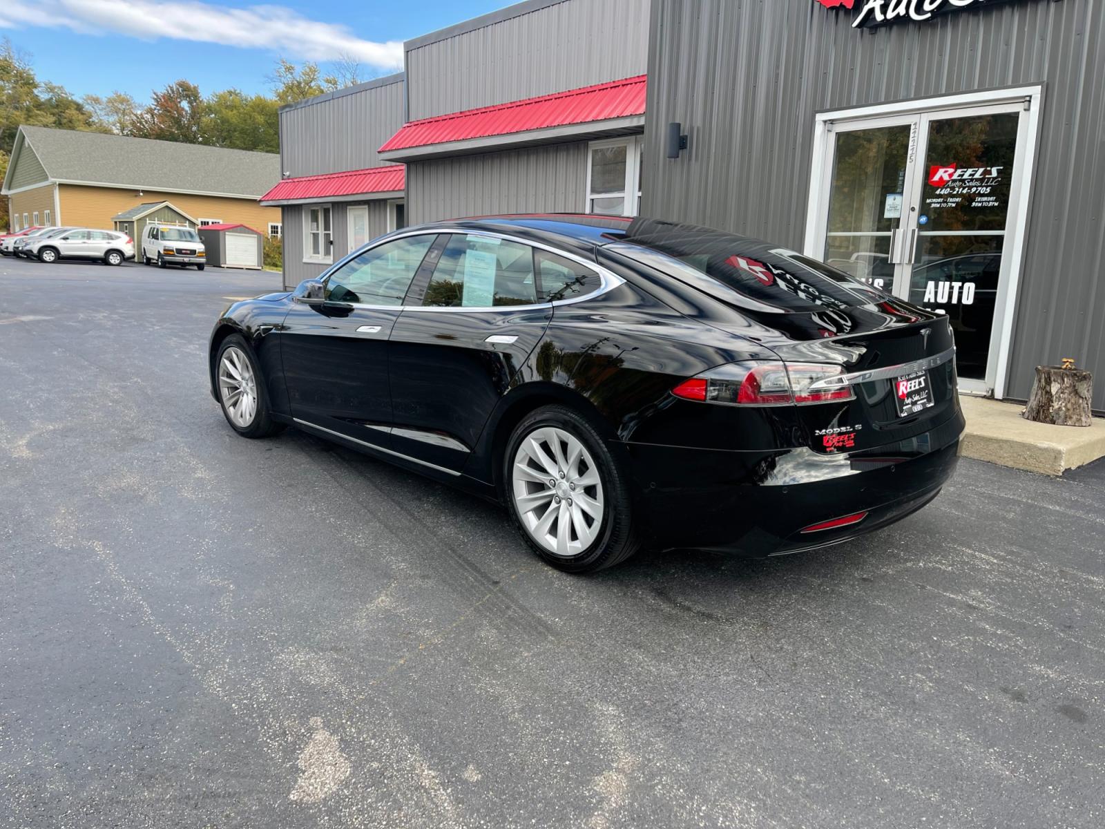 2018 Black /Black Tesla Model S 75D (5YJSA1E20JF) with an ELECTRIC engine, 1A transmission, located at 11115 Chardon Rd. , Chardon, OH, 44024, (440) 214-9705, 41.580246, -81.241943 - 2018 Tesla Model S ---- One Owner ---- Only 23K Miles ---- MSRP over $85,000! ---- Fully Serviced and Recently Detailed ---- Reel's Auto Sales is located in both Chardon and Orwell Ohio. Financing available and trades welcome. Please call or text to confirm location, set an appointment or discuss fi - Photo #14