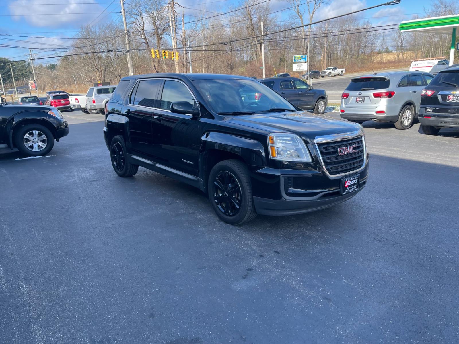 2017 Black /Black GMC Terrain SLE1 FWD (2GKALMEK5H6) with an 2.4L I4 DOHC 16V engine, 6A transmission, located at 547 E. Main St., Orwell, OH, 44076, (440) 437-5893, 41.535435, -80.847855 - 2017 GMC Terrain SLE-1 ---- 73K Miles ---- 23MPG Combined ---- Fully Serviced and Recently Detailed ---- Reel's Auto Sales is located in both Chardon and Orwell Ohio. Financing available and trades welcome. Please call or text to confirm location, set an appointment or discuss financing or trades. - Photo #3