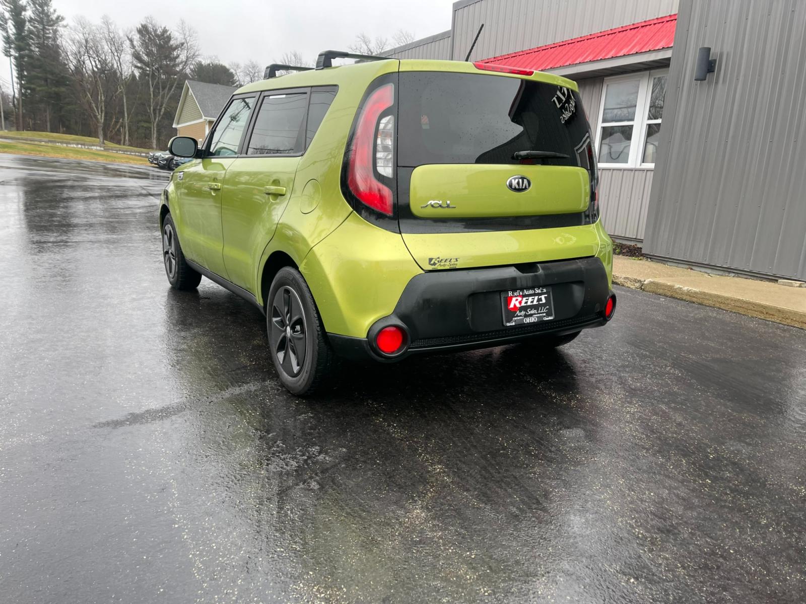 2016 Green /Black Kia Soul Base (KNDJN2A22G7) with an 1.6L I4 DOHC 16V engine, 6 Speed Manual transmission, located at 11115 Chardon Rd. , Chardon, OH, 44024, (440) 214-9705, 41.580246, -81.241943 - 2016 Kia Soul ---- 6 Speed Manual ---- 93K Miles ---- 26 MPG Combined ---- Fully Serviced and Recently Detailed ---- Reel's Auto Sales is located in both Chardon and Orwell Ohio. Financing available and trades welcome. Please call or text to confirm location, set an appointment or discuss financing - Photo #9