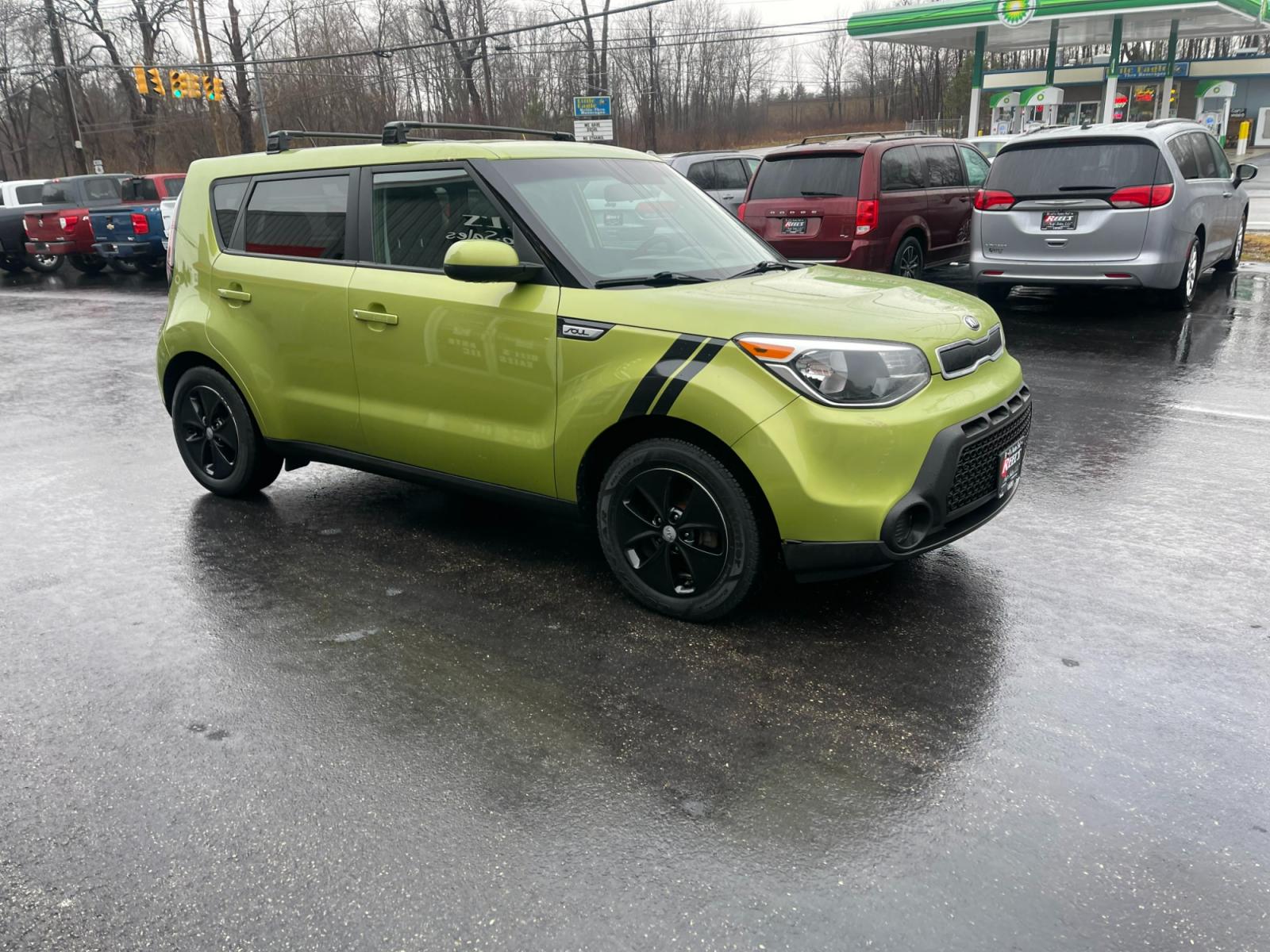 2016 Green /Black Kia Soul Base (KNDJN2A22G7) with an 1.6L I4 DOHC 16V engine, 6 Speed Manual transmission, located at 11115 Chardon Rd. , Chardon, OH, 44024, (440) 214-9705, 41.580246, -81.241943 - 2016 Kia Soul ---- 6 Speed Manual ---- 93K Miles ---- 26 MPG Combined ---- Fully Serviced and Recently Detailed ---- Reel's Auto Sales is located in both Chardon and Orwell Ohio. Financing available and trades welcome. Please call or text to confirm location, set an appointment or discuss financing - Photo #3
