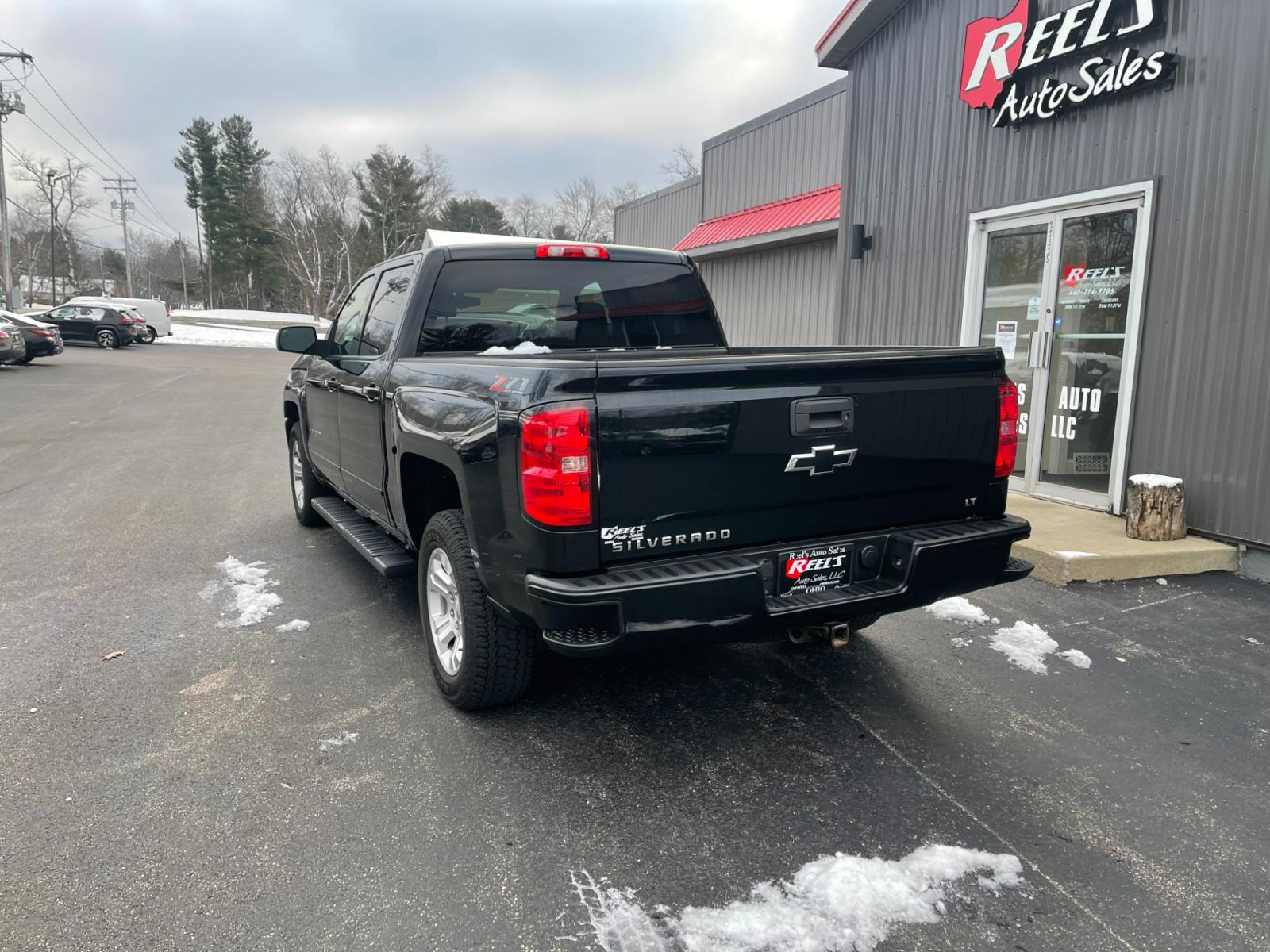 2018 Black /Black Chevrolet Silverado 1500 2LT Crew Cab 4WD (3GCUKREC9JG) with an 5.3L V8 OHV 16V engine, 6A transmission, located at 11115 Chardon Rd. , Chardon, OH, 44024, (440) 214-9705, 41.580246, -81.241943 - 2018 Chevrolet Silverado 1500 2LT ---- One Owner Carfax ---- Crew Cab ---- Heated Front Seats ---- Z71 Package ---- 5.3 V8 ---- Fully Serviced and Recently Detailed ---- Reel's Auto Sales is located in both Chardon and Orwell Ohio. Financing available and trades welcome. Please call or text to confi - Photo #12
