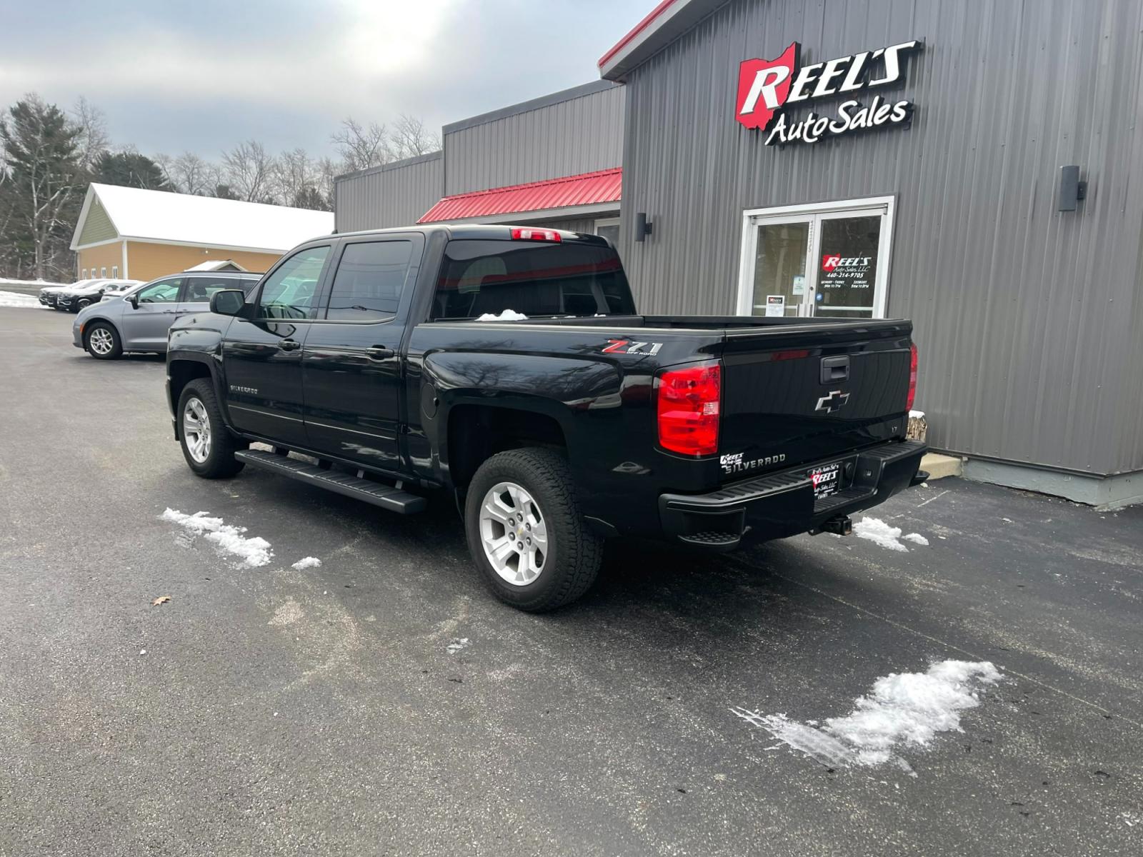 2018 Black /Black Chevrolet Silverado 1500 2LT Crew Cab 4WD (3GCUKREC9JG) with an 5.3L V8 OHV 16V engine, 6A transmission, located at 11115 Chardon Rd. , Chardon, OH, 44024, (440) 214-9705, 41.580246, -81.241943 - 2018 Chevrolet Silverado 1500 2LT ---- One Owner Carfax ---- Crew Cab ---- Heated Front Seats ---- Z71 Package ---- 5.3 V8 ---- Fully Serviced and Recently Detailed ---- Reel's Auto Sales is located in both Chardon and Orwell Ohio. Financing available and trades welcome. Please call or text to confi - Photo #13