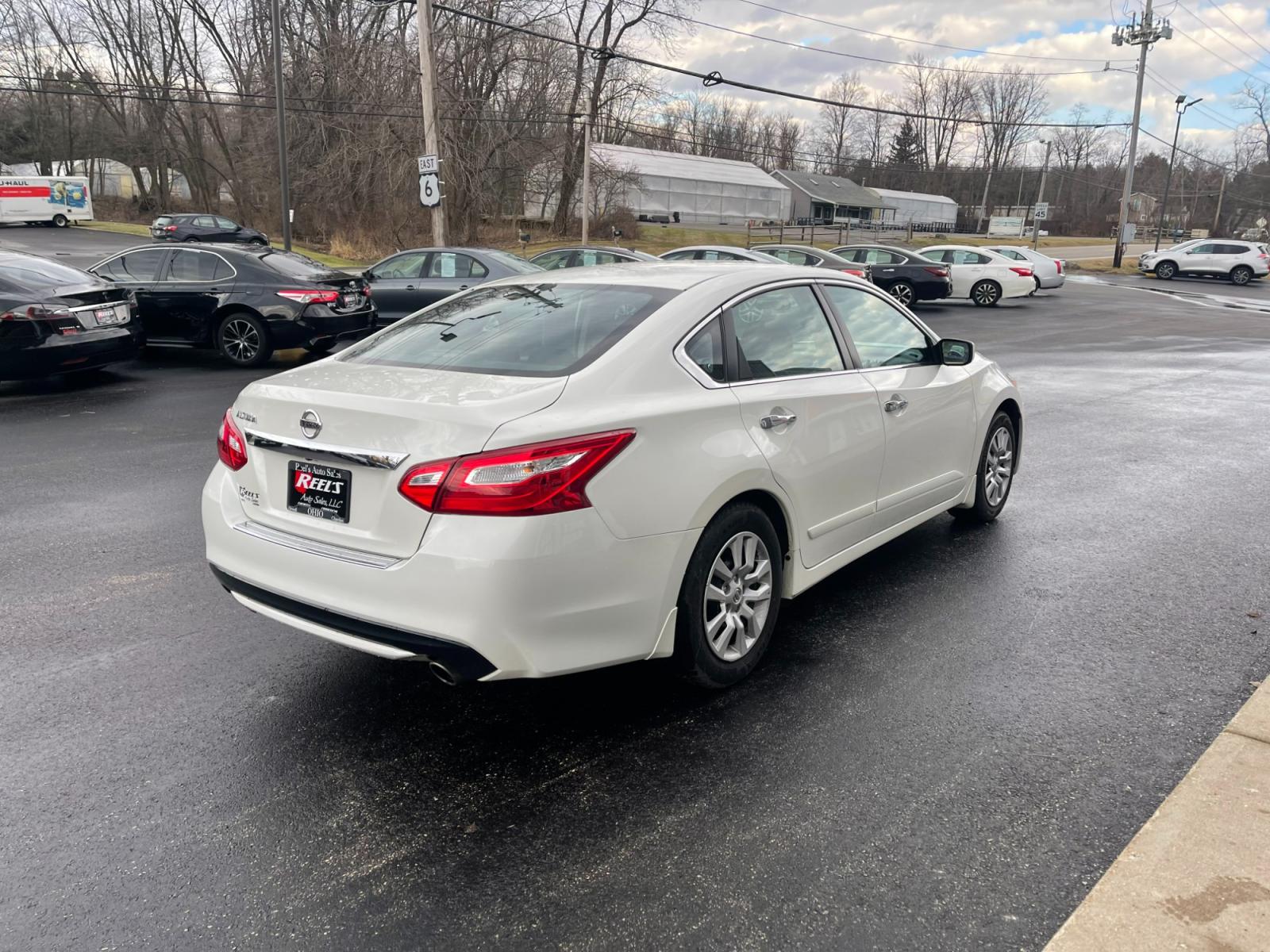 2017 White /Black Nissan Altima 2.5 S (1N4AL3AP9HC) with an 2.5L I4 DOHC 16V engine, Automatic transmission, located at 547 E. Main St., Orwell, OH, 44076, (440) 437-5893, 41.535435, -80.847855 - 2017 Nissan Altima 2.5 S ---- Only 58K Miles ---- 31 MPG Combined ---- Fully Serviced and Recently Detailed ---- Reel's Auto Sales is located in both Chardon and Orwell Ohio. Financing available and trades welcome. Please call or text to confirm location, set an appointment or discuss financing or t - Photo #7