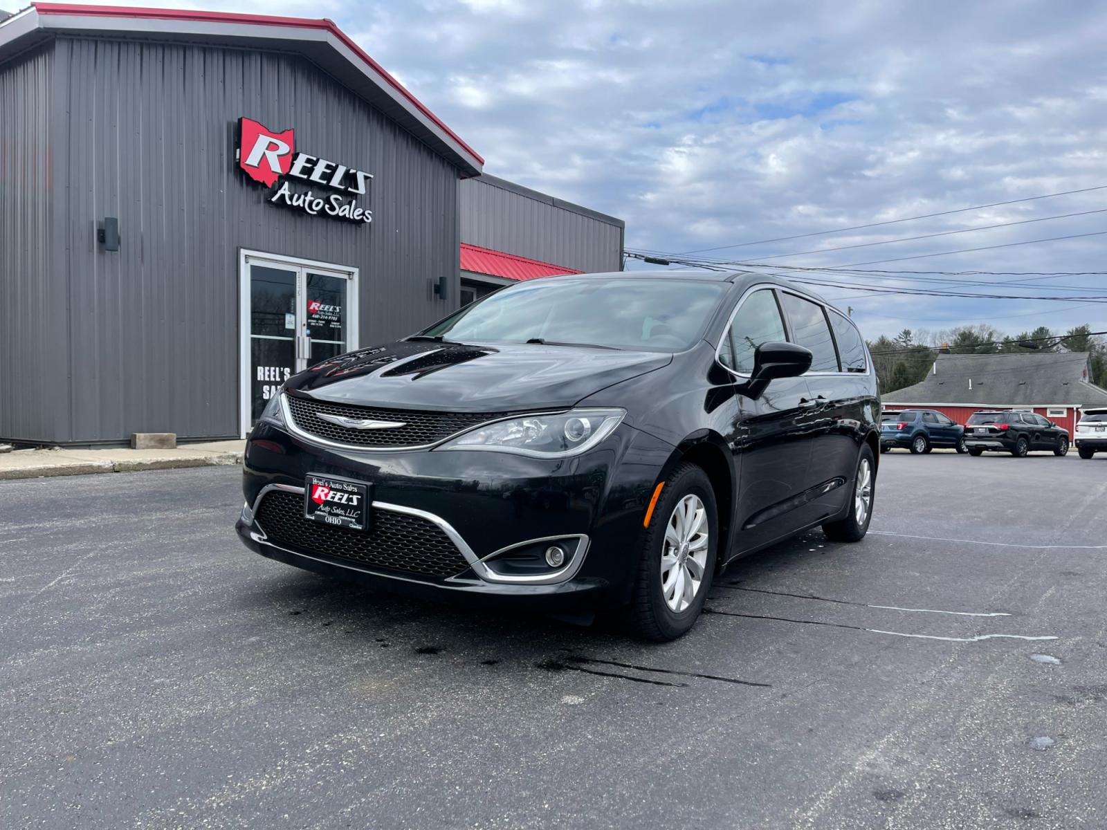 2018 Black /Black Chrysler Pacifica Touring Plus (2C4RC1FG6JR) with an 3.6L V6 DOHC 24V engine, 9A transmission, located at 11115 Chardon Rd. , Chardon, OH, 44024, (440) 214-9705, 41.580246, -81.241943 - 2018 Chrysler Pacifica Touring Plus ---- One Owner Carfax ---- 82K Miles ---- DVD Player ---- Fully Serviced and Recently Detailed ---- Reel's Auto Sales is located in both Chardon and Orwell Ohio. Financing available and trades welcome. Please call or text to confirm location, set an appointment or - Photo #0