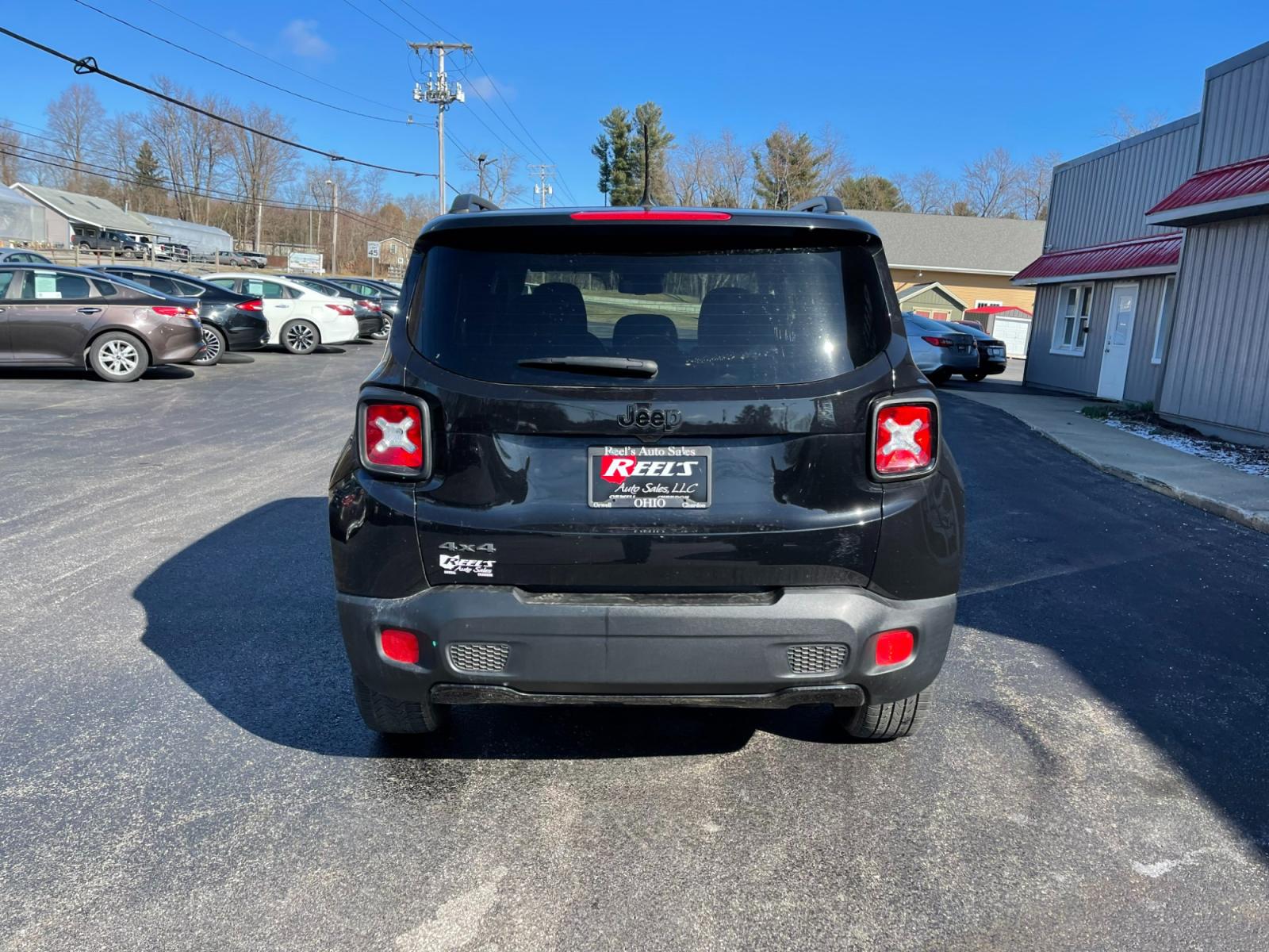 2016 Black /Black Jeep Renegade Latitude 4WD (ZACCJBBT5GP) with an 2.4L I4 DOHC 16V engine, 9A transmission, located at 547 E. Main St., Orwell, OH, 44076, (440) 437-5893, 41.535435, -80.847855 - Photo #8