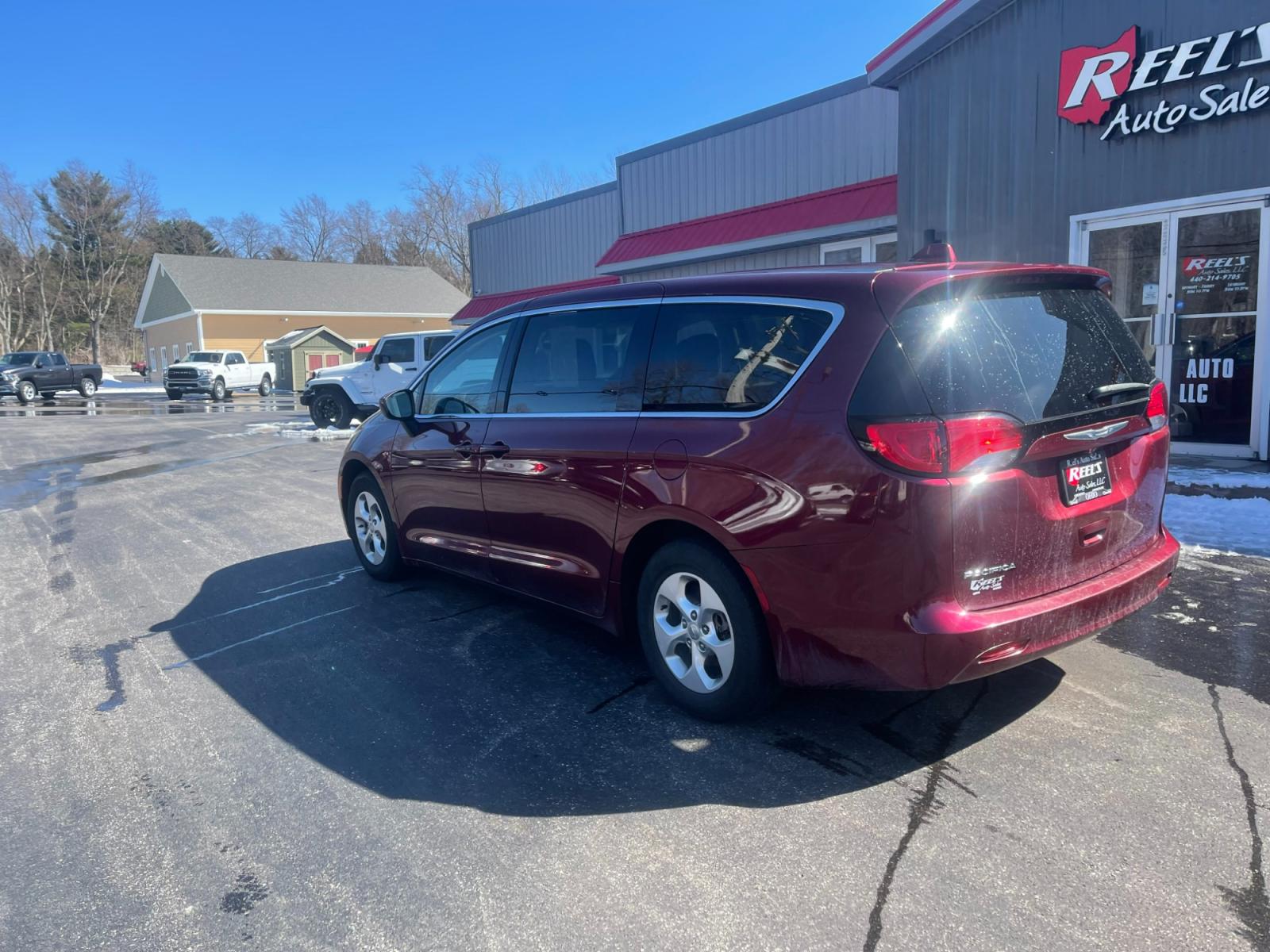2017 Red /Black Chrysler Pacifica LX (2C4RC1CG6HR) with an 3.6L V6 DOHC 24V engine, 9A transmission, located at 11115 Chardon Rd. , Chardon, OH, 44024, (440) 214-9705, 41.580246, -81.241943 - 2017 Chrysler Pacifica LX ---- 8 Passenger Seating ---- Three Climate Zones ---- Fully Serviced and Recently Detailed ---- Reel's Auto Sales is located in both Chardon and Orwell Ohio. Financing available and trades welcome. Please call or text to confirm location, set an appointment or discuss fina - Photo #10