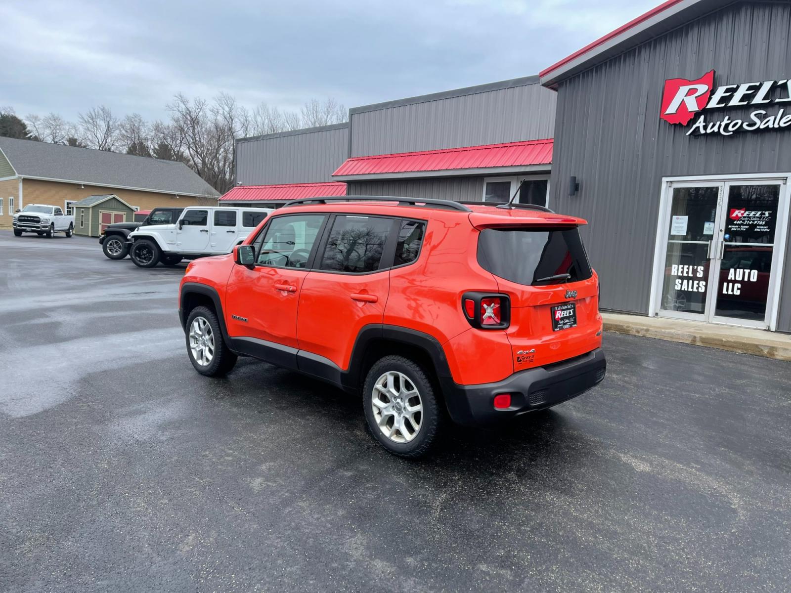 2017 Orange /Black Jeep Renegade Latitude 4WD (ZACCJBBB6HP) with an 2.4L I4 DOHC 16V engine, 9A transmission, located at 11115 Chardon Rd. , Chardon, OH, 44024, (440) 214-9705, 41.580246, -81.241943 - 2017 Jeep Renegade Latitude 4WD ---- Only 76K Miles ---- Push Button Start ---- 24 MPG Combined ---- Classic Jeep Looks With Great Fuel Economy ---- Fully Serviced and Recently Detailed ---- Reel's Auto Sales is located in both Chardon and Orwell Ohio. Financing available and trades welcome. Please - Photo #10