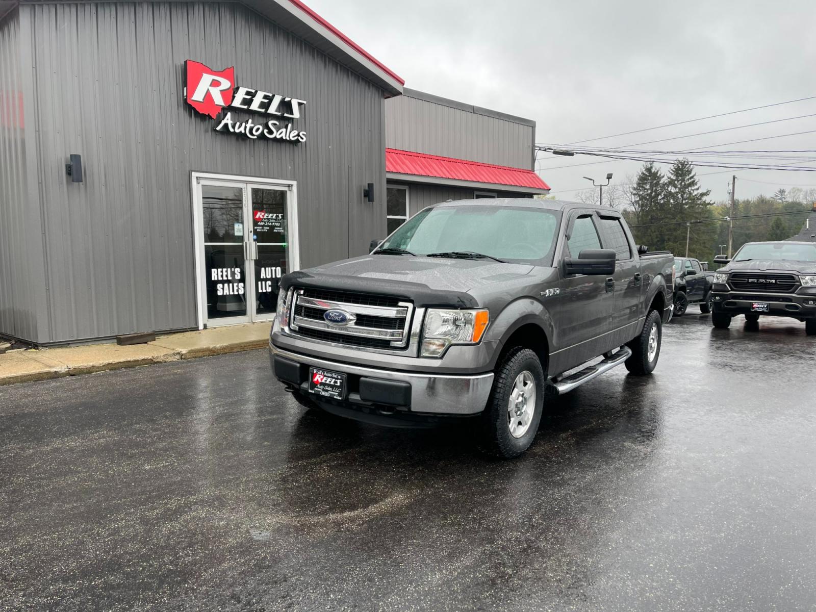 2013 Gray /Gray Ford F-150 XLT SuperCrew 6.5-ft. Bed 4WD (1FTFW1EF2DF) with an 5.0L V8 engine, 6-Speed Automatic transmission, located at 547 E. Main St., Orwell, OH, 44076, (440) 437-5893, 41.535435, -80.847855 - Photo #0