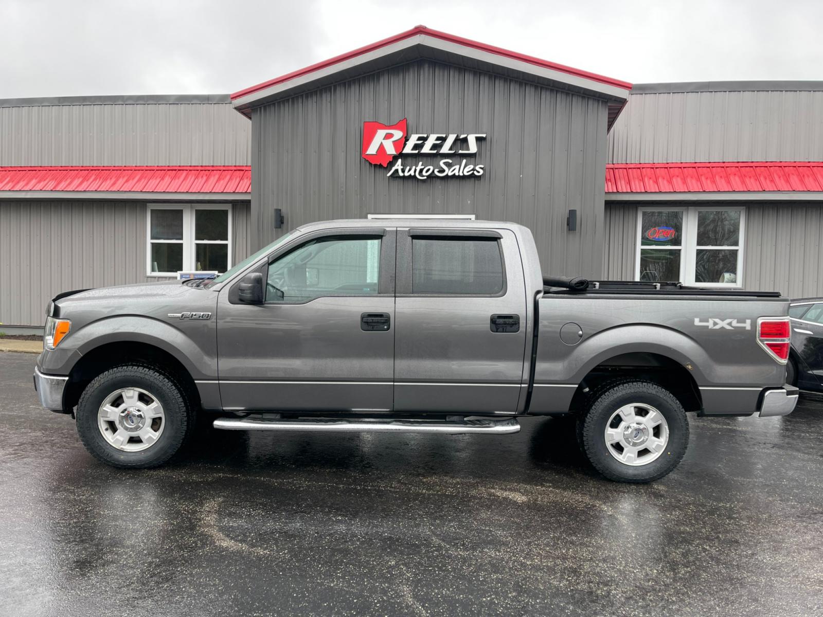 2013 Gray /Gray Ford F-150 XLT SuperCrew 6.5-ft. Bed 4WD (1FTFW1EF2DF) with an 5.0L V8 engine, 6-Speed Automatic transmission, located at 547 E. Main St., Orwell, OH, 44076, (440) 437-5893, 41.535435, -80.847855 - Photo #15