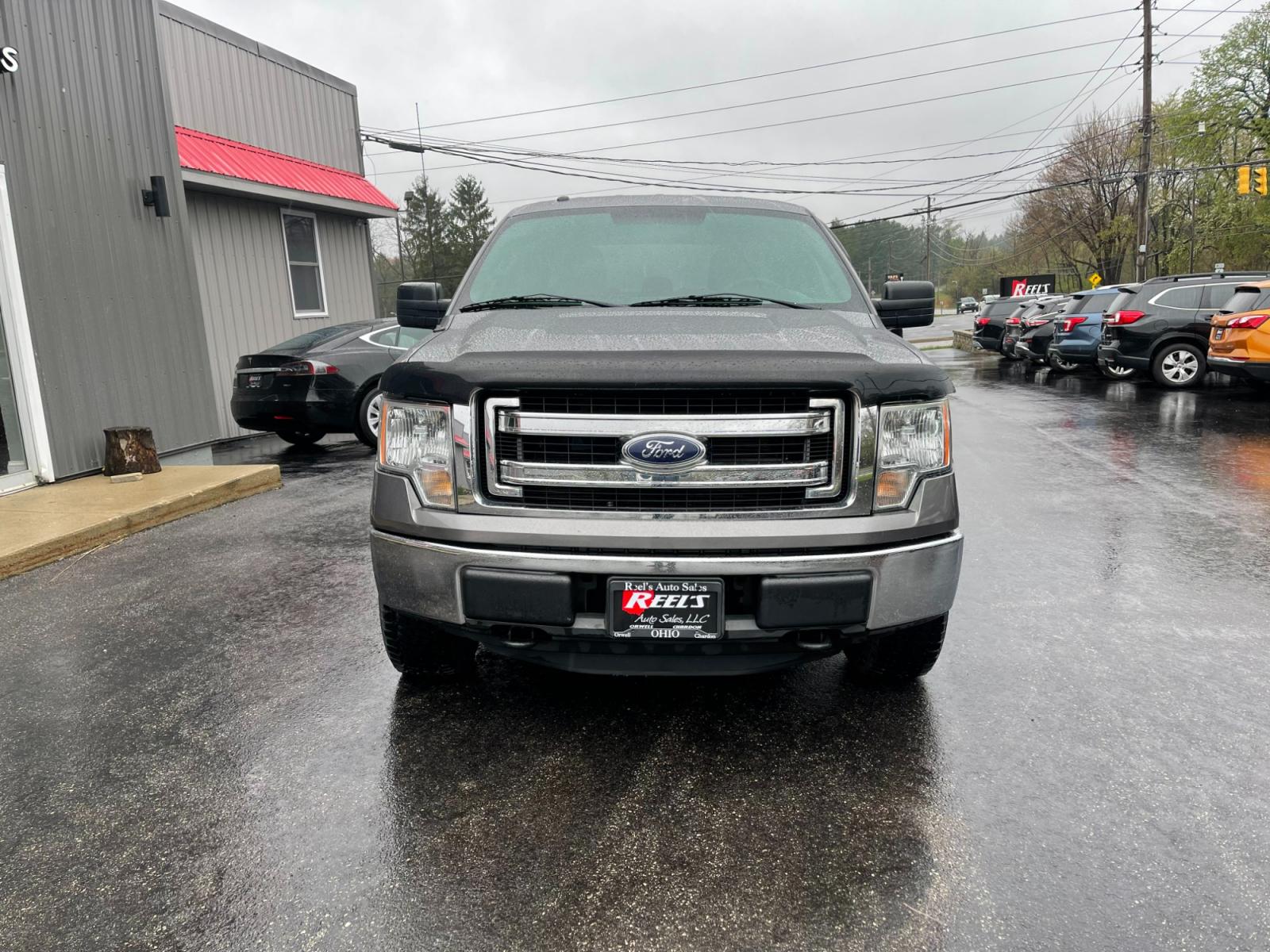 2013 Gray /Gray Ford F-150 XLT SuperCrew 6.5-ft. Bed 4WD (1FTFW1EF2DF) with an 5.0L V8 engine, 6-Speed Automatic transmission, located at 547 E. Main St., Orwell, OH, 44076, (440) 437-5893, 41.535435, -80.847855 - Photo #1