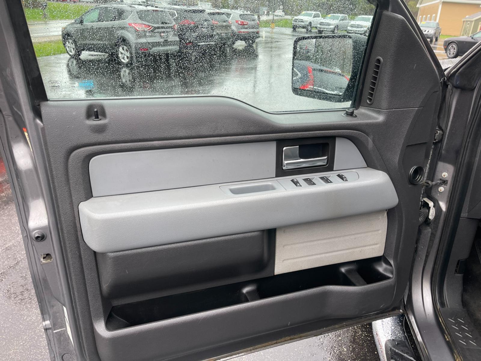 2013 Gray /Gray Ford F-150 XLT SuperCrew 6.5-ft. Bed 4WD (1FTFW1EF2DF) with an 5.0L V8 engine, 6-Speed Automatic transmission, located at 547 E. Main St., Orwell, OH, 44076, (440) 437-5893, 41.535435, -80.847855 - Photo #19