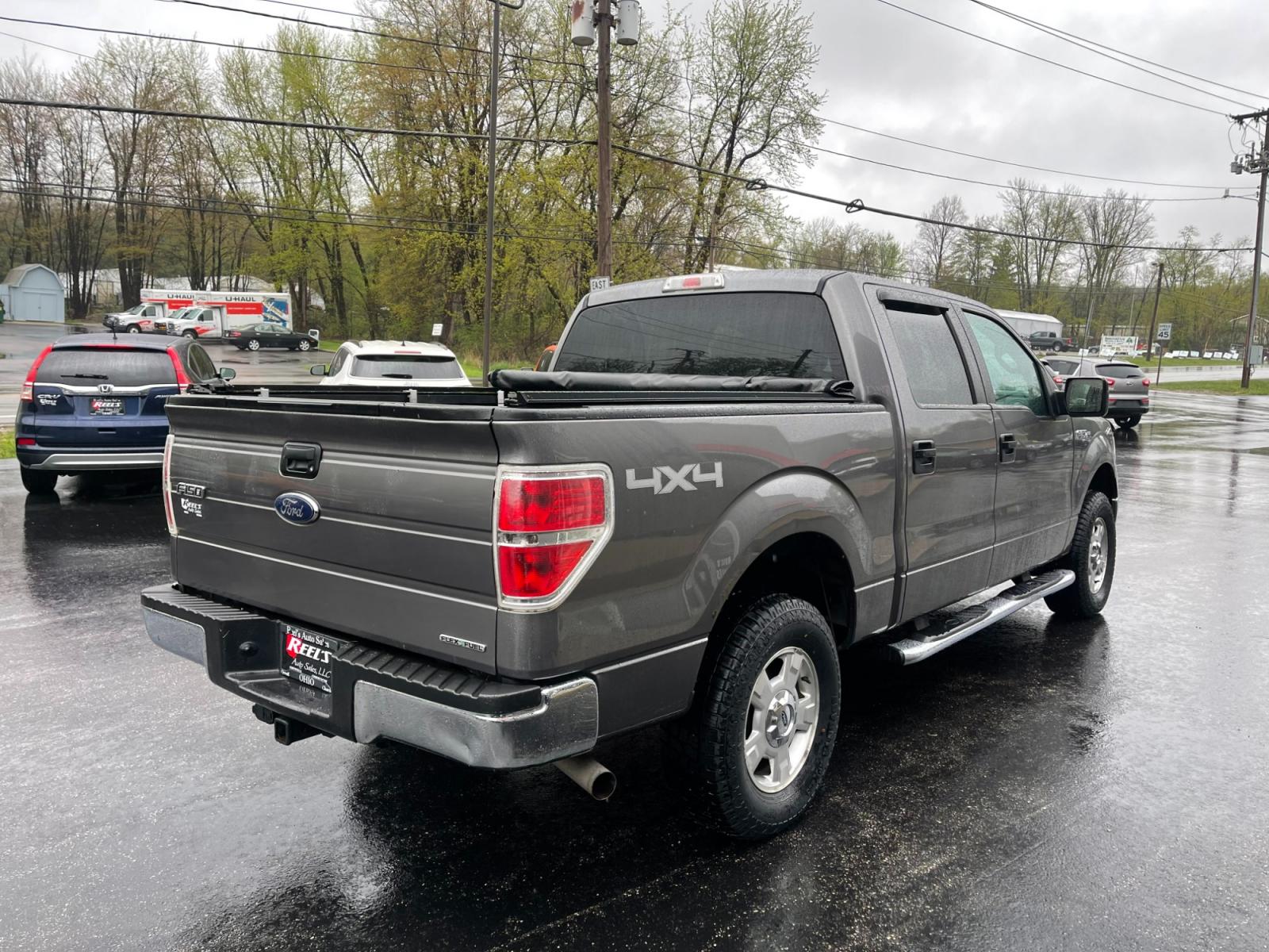 2013 Gray /Gray Ford F-150 XLT SuperCrew 6.5-ft. Bed 4WD (1FTFW1EF2DF) with an 5.0L V8 engine, 6-Speed Automatic transmission, located at 547 E. Main St., Orwell, OH, 44076, (440) 437-5893, 41.535435, -80.847855 - Photo #8