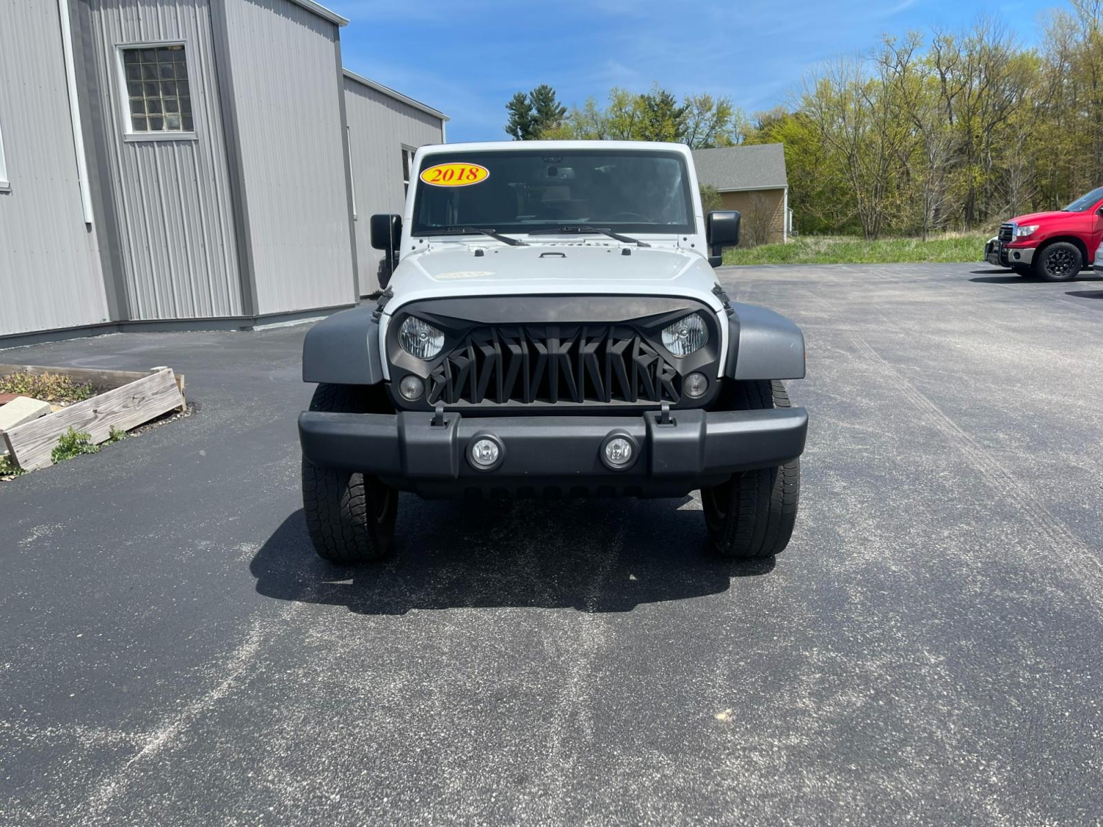 2018 White /Black Jeep Wrangler Unlimited Sport 4WD (1C4BJWDGXJL) with an 3.6L V6 DOHC 24V FFV engine, 5 Speed Auto transmission, located at 547 E. Main St., Orwell, OH, 44076, (440) 437-5893, 41.535435, -80.847855 - 2018 Jeep Wrangler Unlimited Sport ---- Automatic ---- LED Lights ---- Fully Serviced and Recently Detailed ---- Reel's Auto Sales is located in both Chardon and Orwell Ohio. Financing available and trades welcome. Please call or text to confirm location, set an appointment or discuss financing or t - Photo #1