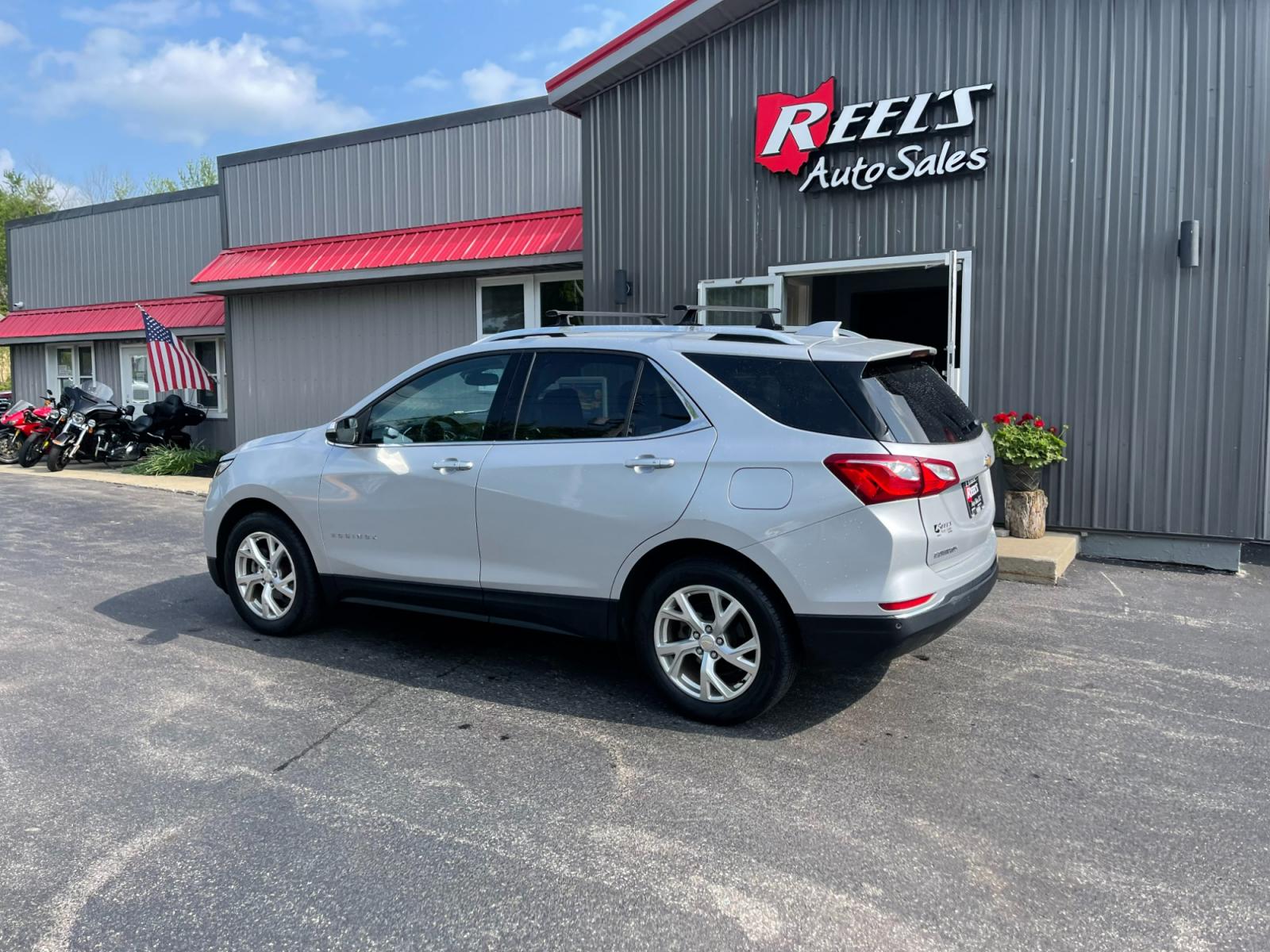 2018 Silver /Black Chevrolet Equinox Premier AWD (2GNAXVEV1J6) with an 1.5L I4 DIR DOHC 16V TURBO engine, 6A transmission, located at 547 E. Main St., Orwell, OH, 44076, (440) 437-5893, 41.535435, -80.847855 - 2018 Chevrolet Equinox Premier AWD ---- Heated And Cooled Seats ---- Heated Rear Seats ---- All Wheel Drive ---- 26 MPG Combined ---- Fully Serviced and Recently Detailed ---- Reel's Auto Sales is located in both Chardon and Orwell Ohio. Financing available and trades welcome. Please call or text to - Photo #11