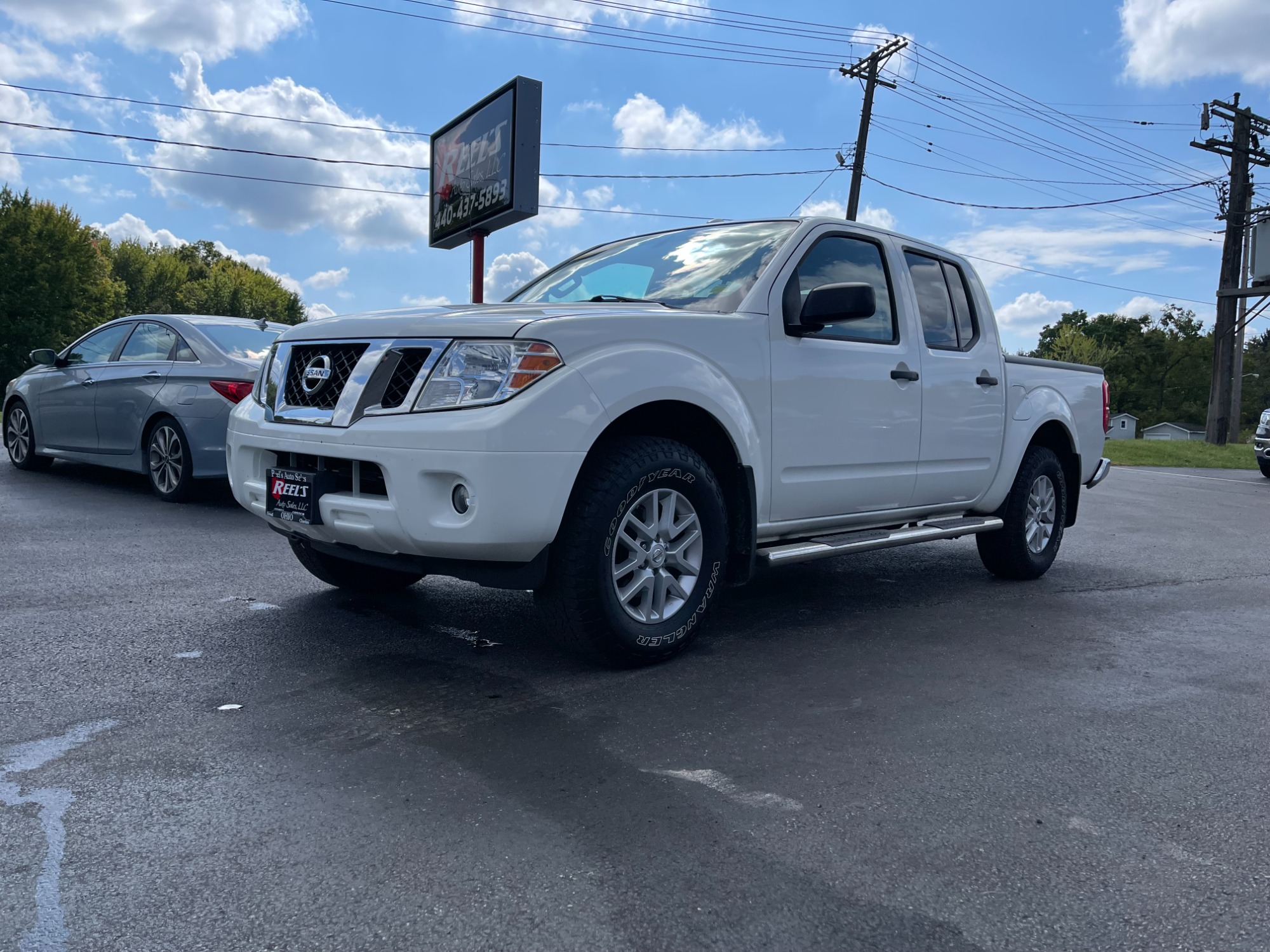 photo of 2016 Nissan Frontier SV Crew Cab 5AT 4WD