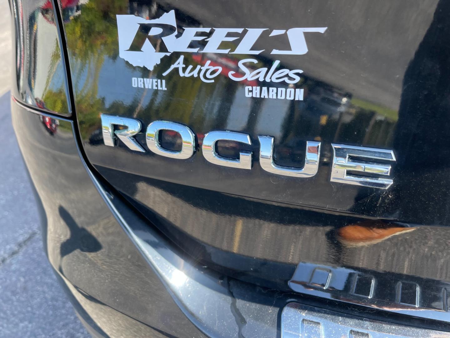2014 Black /Black Nissan Rogue SV AWD (5N1AT2MV7EC) with an 2.5L I4 DOHC 16V engine, Automatic transmission, located at 11115 Chardon Rd. , Chardon, OH, 44024, (440) 214-9705, 41.580246, -81.241943 - Photo#14