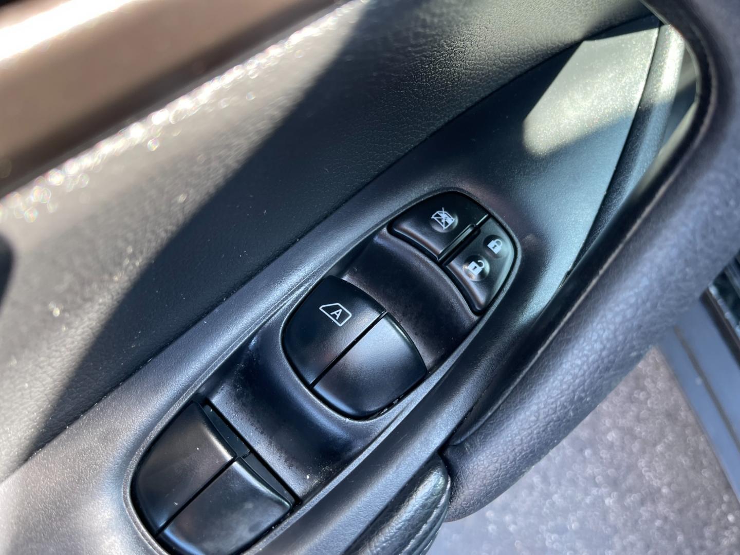 2014 Black /Black Nissan Rogue SV AWD (5N1AT2MV7EC) with an 2.5L I4 DOHC 16V engine, Automatic transmission, located at 11115 Chardon Rd. , Chardon, OH, 44024, (440) 214-9705, 41.580246, -81.241943 - Photo#17