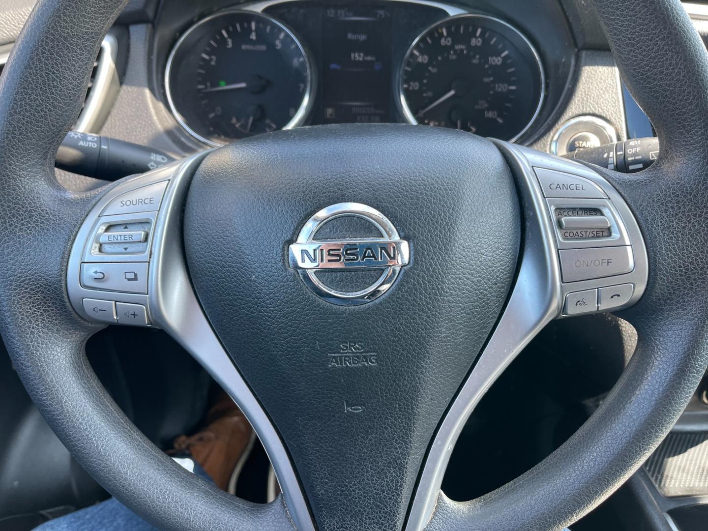 2014 Black /Black Nissan Rogue SV AWD (5N1AT2MV7EC) with an 2.5L I4 DOHC 16V engine, Automatic transmission, located at 11115 Chardon Rd. , Chardon, OH, 44024, (440) 214-9705, 41.580246, -81.241943 - Photo#23