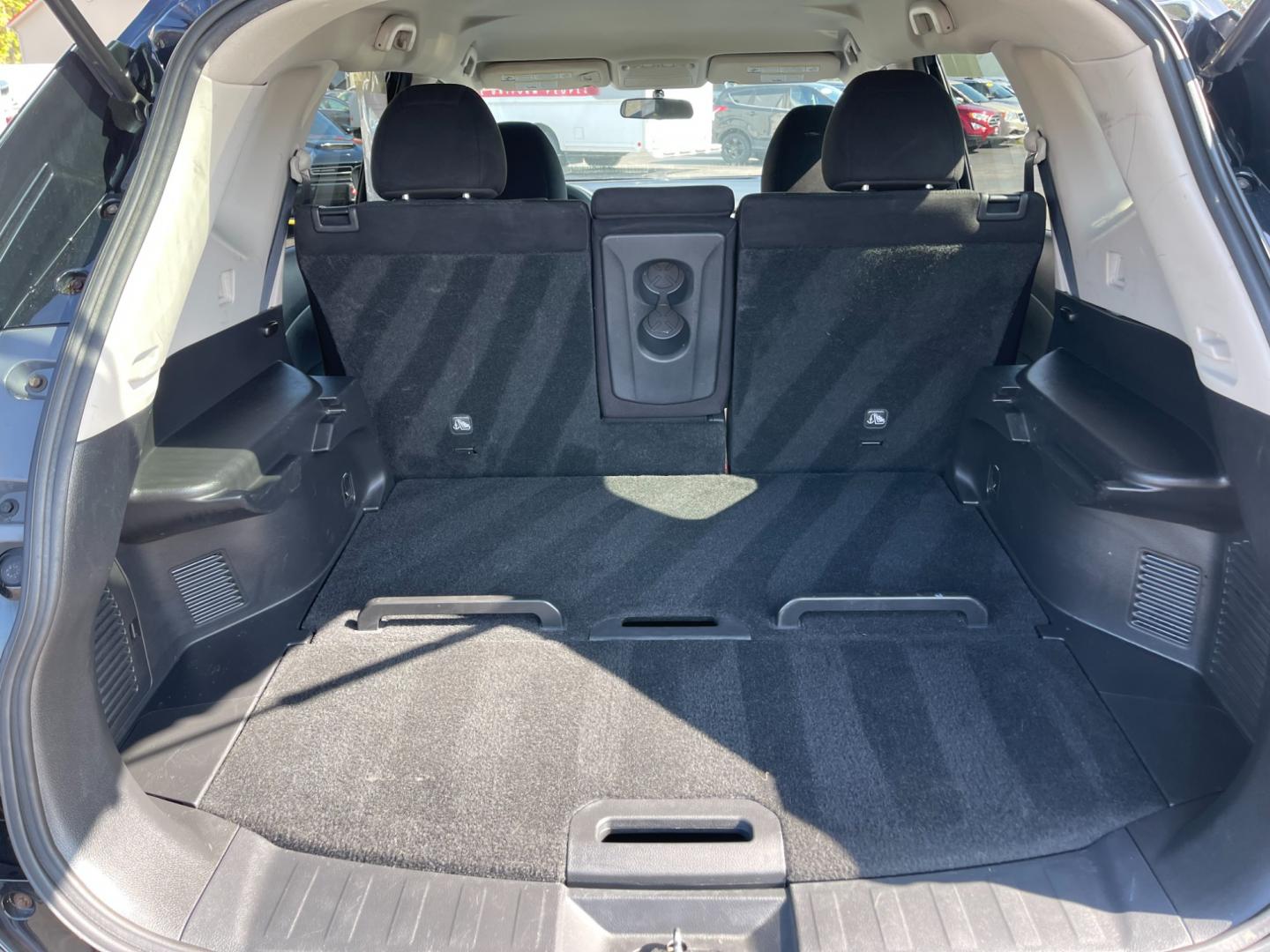 2014 Black /Black Nissan Rogue SV AWD (5N1AT2MV7EC) with an 2.5L I4 DOHC 16V engine, Automatic transmission, located at 11115 Chardon Rd. , Chardon, OH, 44024, (440) 214-9705, 41.580246, -81.241943 - Photo#35