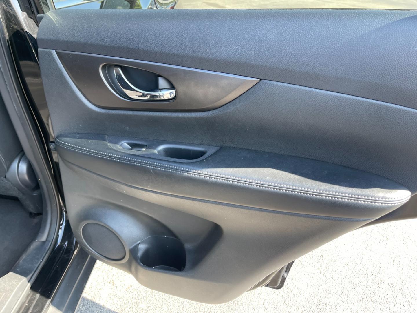 2014 Black /Black Nissan Rogue SV AWD (5N1AT2MV7EC) with an 2.5L I4 DOHC 16V engine, Automatic transmission, located at 11115 Chardon Rd. , Chardon, OH, 44024, (440) 214-9705, 41.580246, -81.241943 - Photo#38