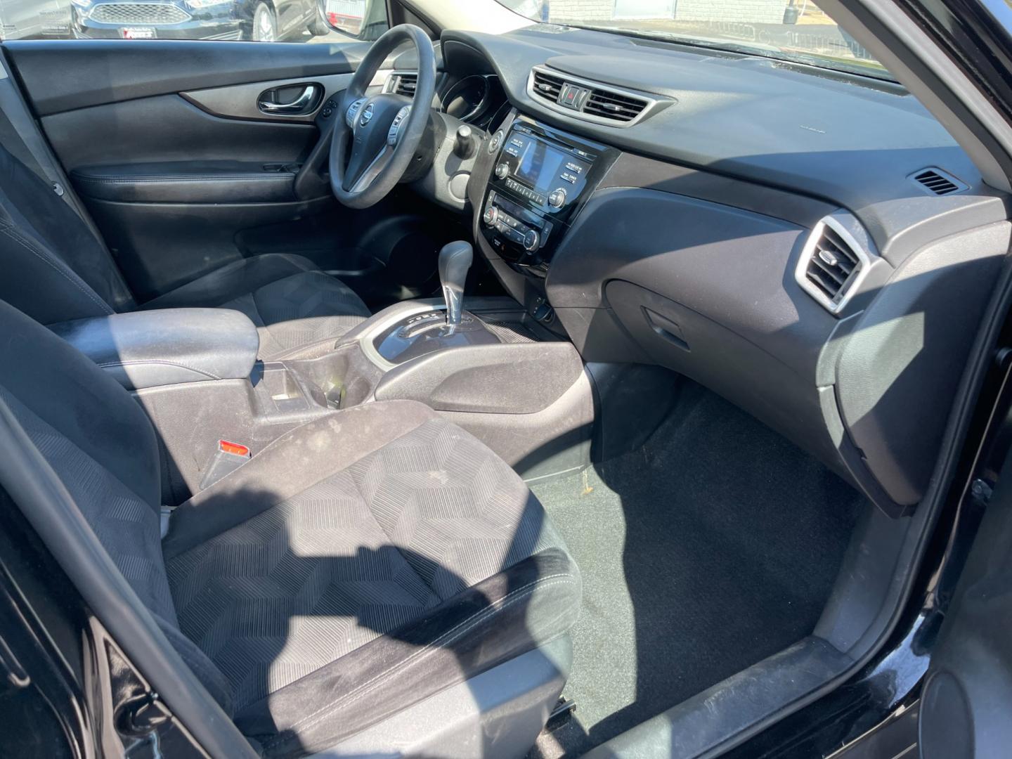 2014 Black /Black Nissan Rogue SV AWD (5N1AT2MV7EC) with an 2.5L I4 DOHC 16V engine, Automatic transmission, located at 11115 Chardon Rd. , Chardon, OH, 44024, (440) 214-9705, 41.580246, -81.241943 - Photo#39