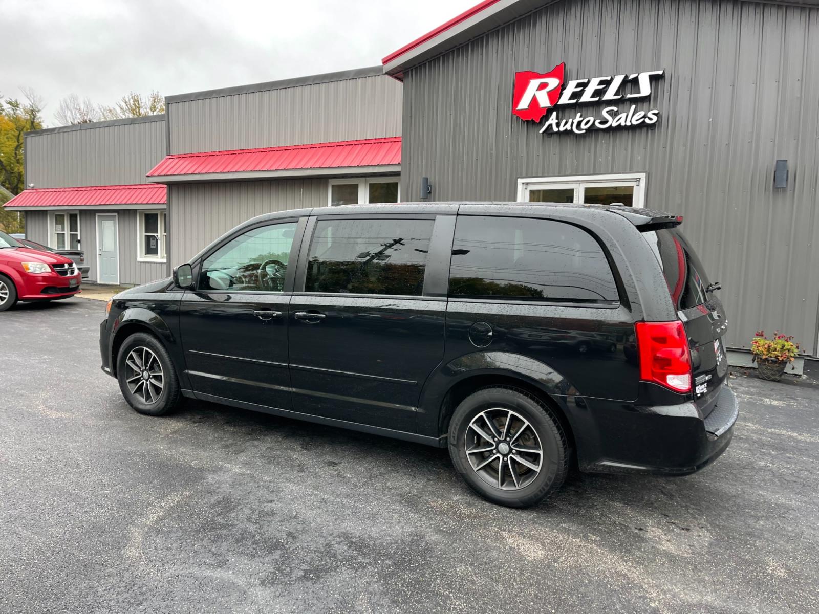 2016 Black /Black Dodge Grand Caravan R/T (2C4RDGEG5GR) with an 3.6L V6 DOHC 24V FFV engine, 6A transmission, located at 547 E. Main St., Orwell, OH, 44076, (440) 437-5893, 41.535435, -80.847855 - This 2016 Dodge Grand Caravan R/T boasts a one-owner history and is loaded with features for comfort and entertainment. A rear entertainment system keeps passengers occupied, while heated front and rear seats keep everyone cozy. The 9-speaker sound system fills the cabin with high-quality audio. Wit - Photo #11
