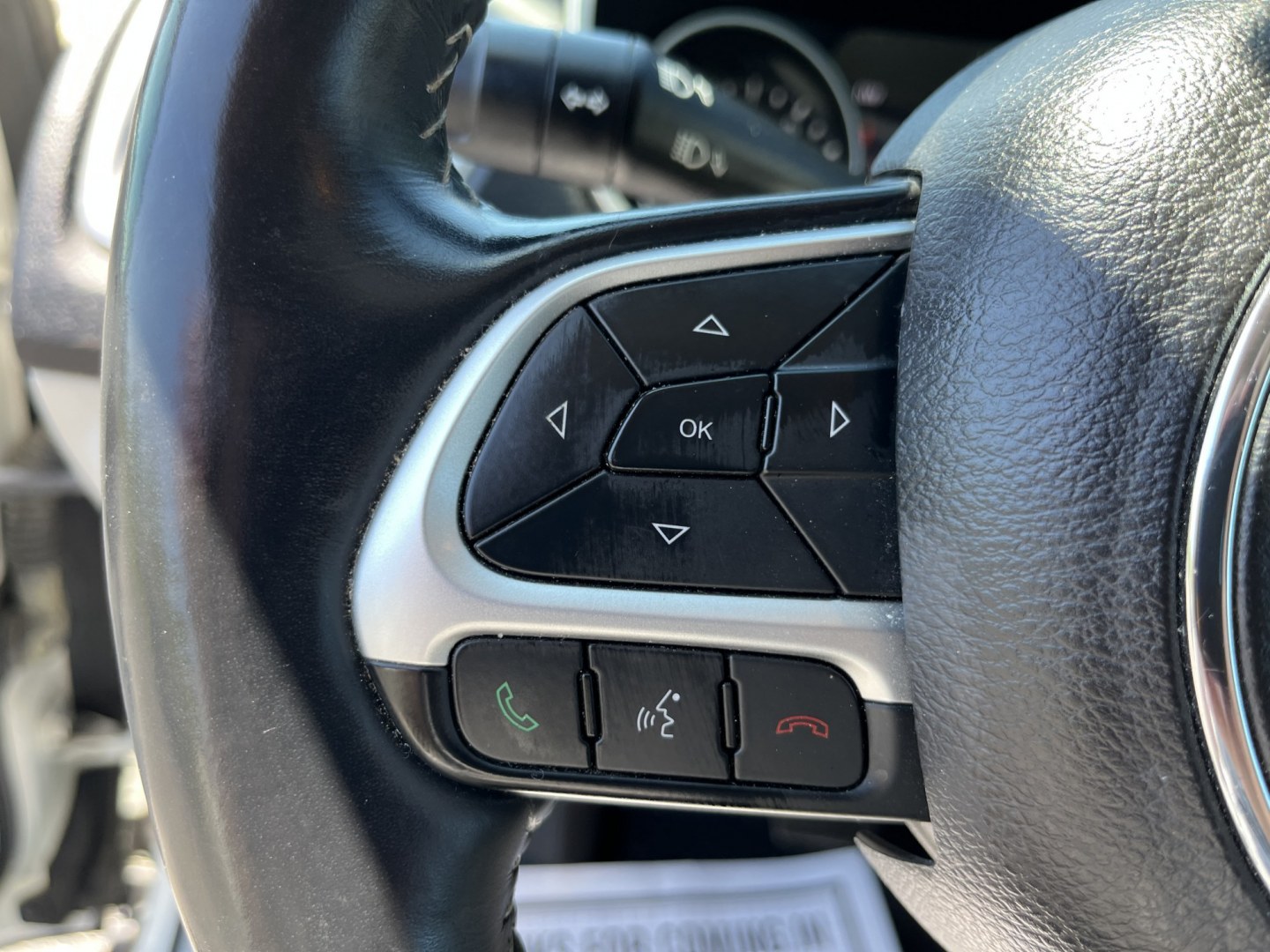 2018 White /White Jeep Compass Latitude 4WD (3C4NJDBB3JT) with an 2.4L I4 DOHC 16V engine, Automatic transmission, located at 11115 Chardon Rd. , Chardon, OH, 44024, (440) 214-9705, 41.580246, -81.241943- Photo#20
