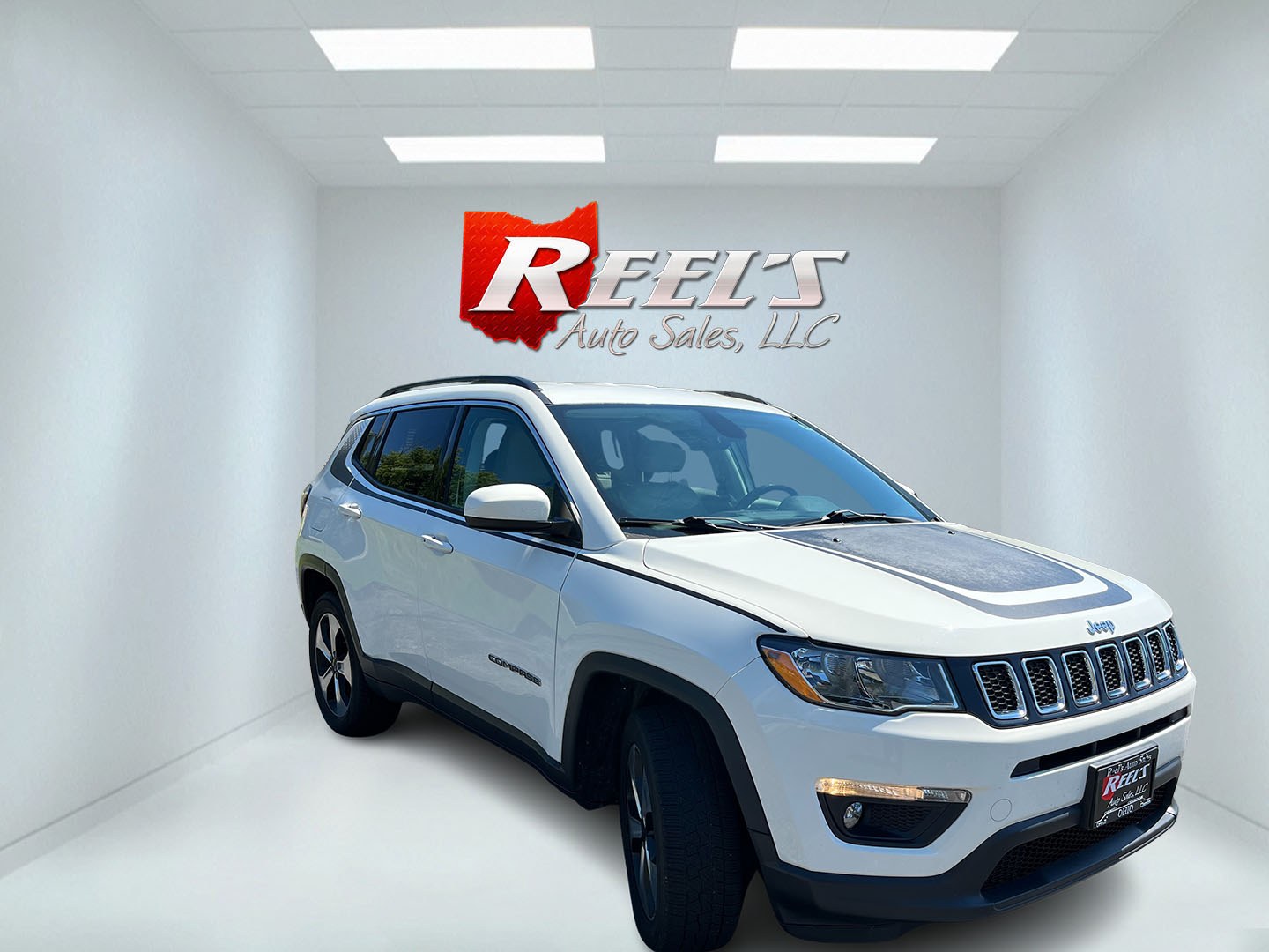 2018 White /White Jeep Compass Latitude 4WD (3C4NJDBB3JT) with an 2.4L I4 DOHC 16V engine, Automatic transmission, located at 11115 Chardon Rd. , Chardon, OH, 44024, (440) 214-9705, 41.580246, -81.241943- Photo#2