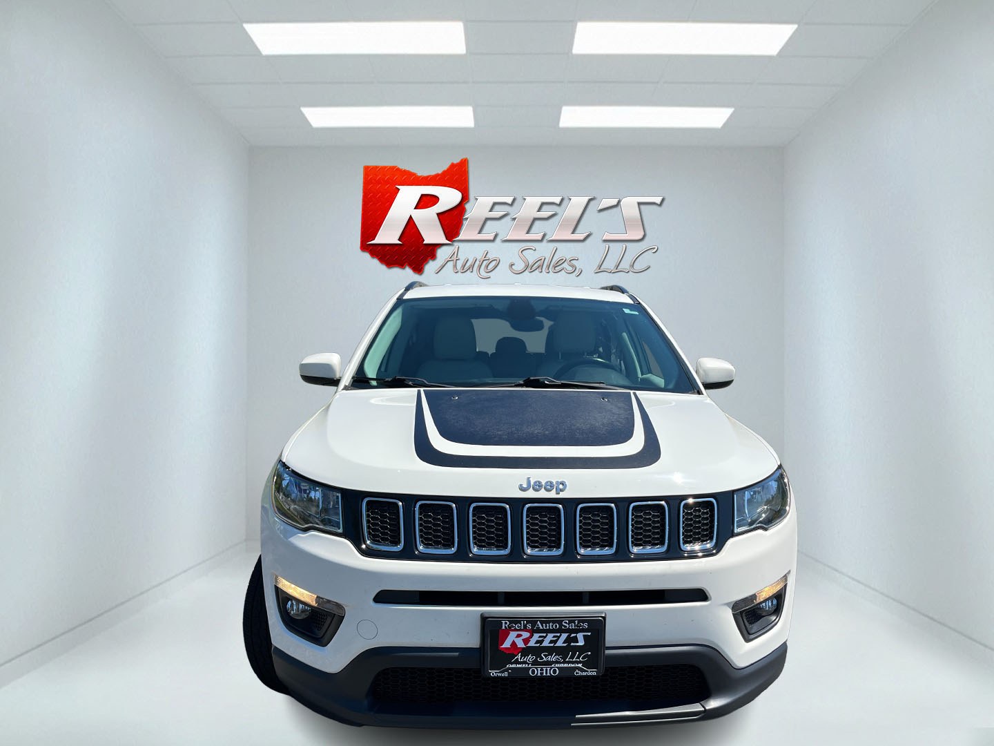 2018 White /White Jeep Compass Latitude 4WD (3C4NJDBB3JT) with an 2.4L I4 DOHC 16V engine, Automatic transmission, located at 11115 Chardon Rd. , Chardon, OH, 44024, (440) 214-9705, 41.580246, -81.241943- Photo#1