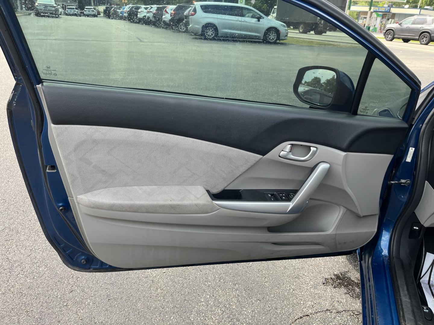 2013 Blue /Gray Honda Civic EX Coupe 5-Speed AT (2HGFG3B87DH) with an 1.8L I4 SOHC 16V engine, Automatic transmission, located at 11115 Chardon Rd. , Chardon, OH, 44024, (440) 214-9705, 41.580246, -81.241943- Photo#15