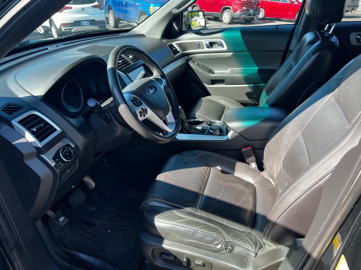 2014 Black /Black Ford Explorer XLT 4WD (1FM5K8D88EG) with an 3.5L V6 DOHC 24V engine, 6-Speed Automatic transmission, located at 547 E. Main St., Orwell, OH, 44076, (440) 437-5893, 41.535435, -80.847855 - Photo#14