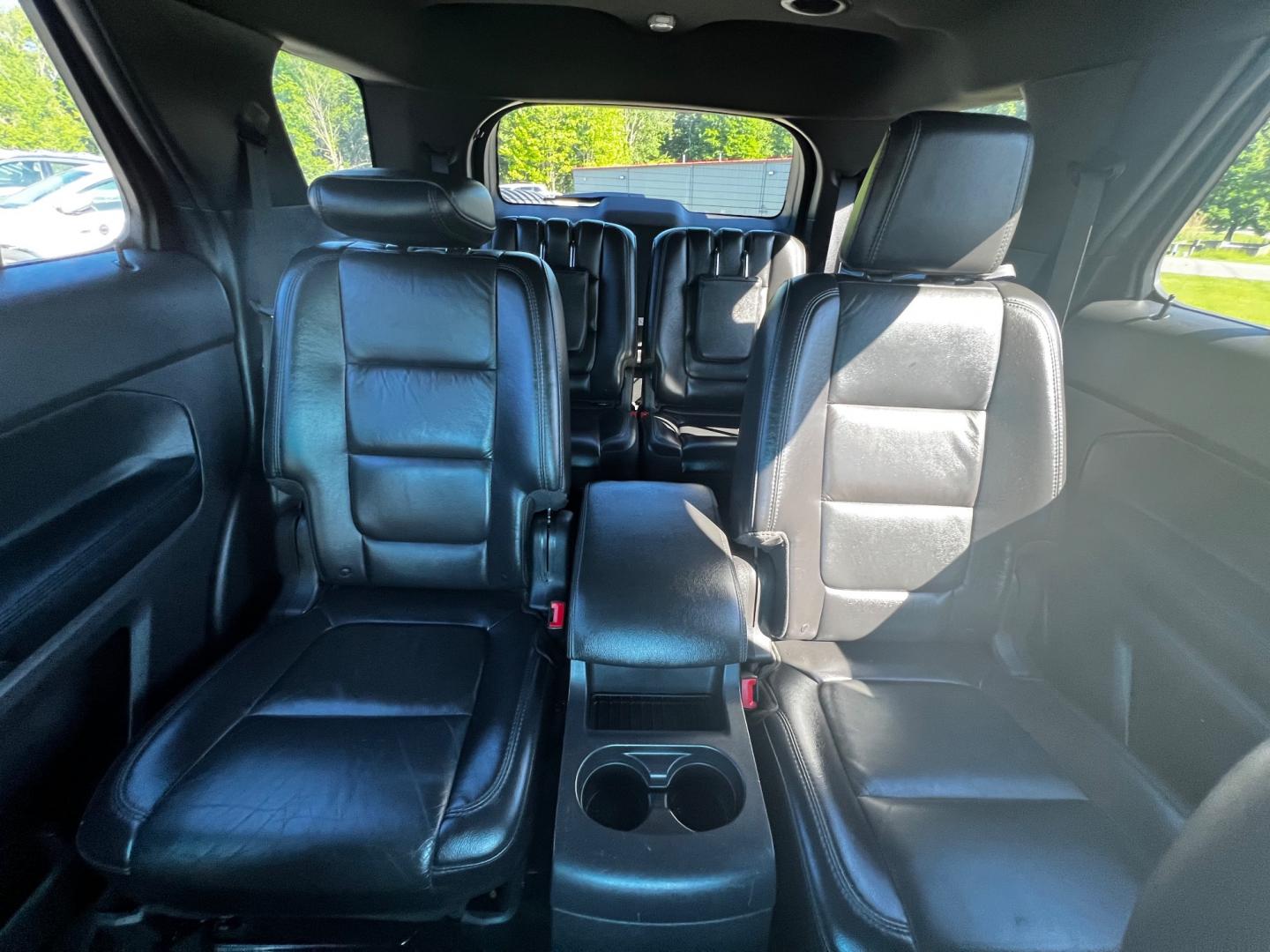 2014 Black /Black Ford Explorer XLT 4WD (1FM5K8D88EG) with an 3.5L V6 DOHC 24V engine, 6-Speed Automatic transmission, located at 547 E. Main St., Orwell, OH, 44076, (440) 437-5893, 41.535435, -80.847855 - Photo#28