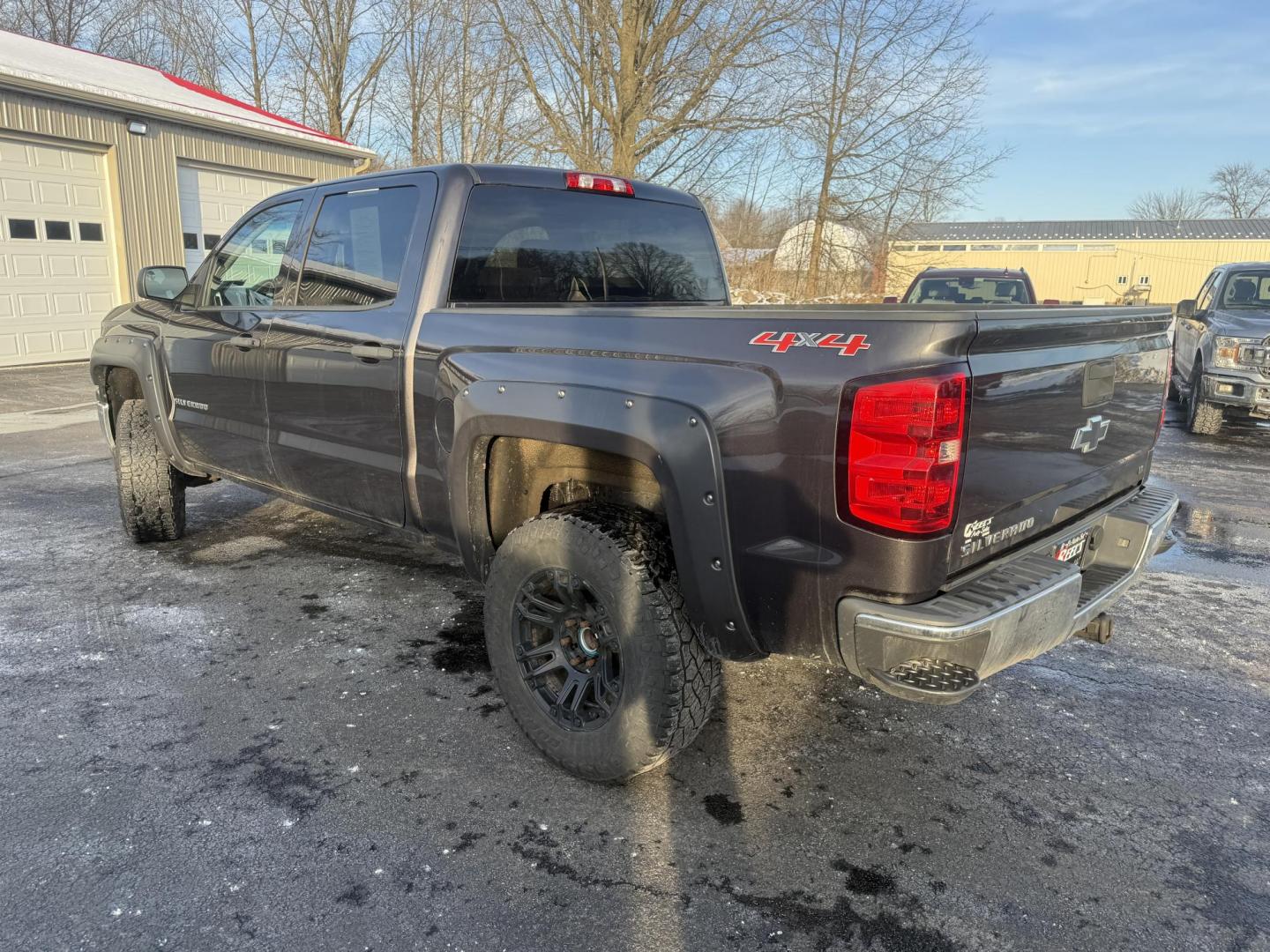 2014 Gray /Black Chevrolet Silverado 1500 LT Crew Cab 4WD (3GCUKREC7EG) with an 5.3L V8 OHV 16V engine, Automatic transmission, located at 547 E. Main St., Orwell, OH, 44076, (440) 437-5893, 41.535435, -80.847855 - 2014 Chevrolet Silverado 1500 LT Crew Cab 4WD – Full-Size Muscle, Serious Towing Power, and Ready for the Whole Crew! This tough 2014 Chevrolet Silverado 1500 LT Crew Cab 4WD is built to dominate work sites, trails, and highways! The proven 5.3L EcoTec3 V8 engine roars through a smooth 6-speed au - Photo#23