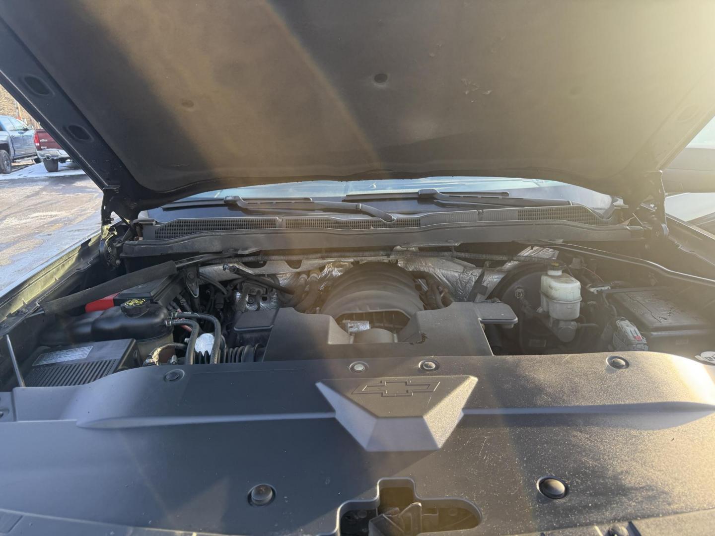 2014 Gray /Black Chevrolet Silverado 1500 LT Crew Cab 4WD (3GCUKREC7EG) with an 5.3L V8 OHV 16V engine, Automatic transmission, located at 547 E. Main St., Orwell, OH, 44076, (440) 437-5893, 41.535435, -80.847855 - 2014 Chevrolet Silverado 1500 LT Crew Cab 4WD – Full-Size Muscle, Serious Towing Power, and Ready for the Whole Crew! This tough 2014 Chevrolet Silverado 1500 LT Crew Cab 4WD is built to dominate work sites, trails, and highways! The proven 5.3L EcoTec3 V8 engine roars through a smooth 6-speed au - Photo#5