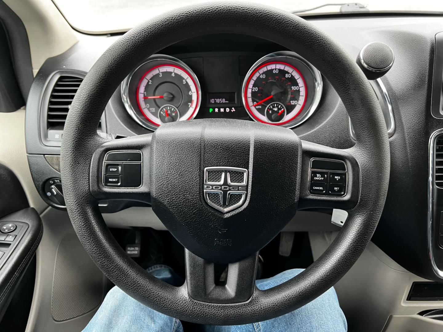 2011 White /Black Dodge Grand Caravan Mainstreet (2D4RN3DG9BR) with an 3.6L V6 DOHC 24V FFV engine, 6-Speed Automatic transmission, located at 547 E. Main St., Orwell, OH, 44076, (440) 437-5893, 41.535435, -80.847855 - Photo#24