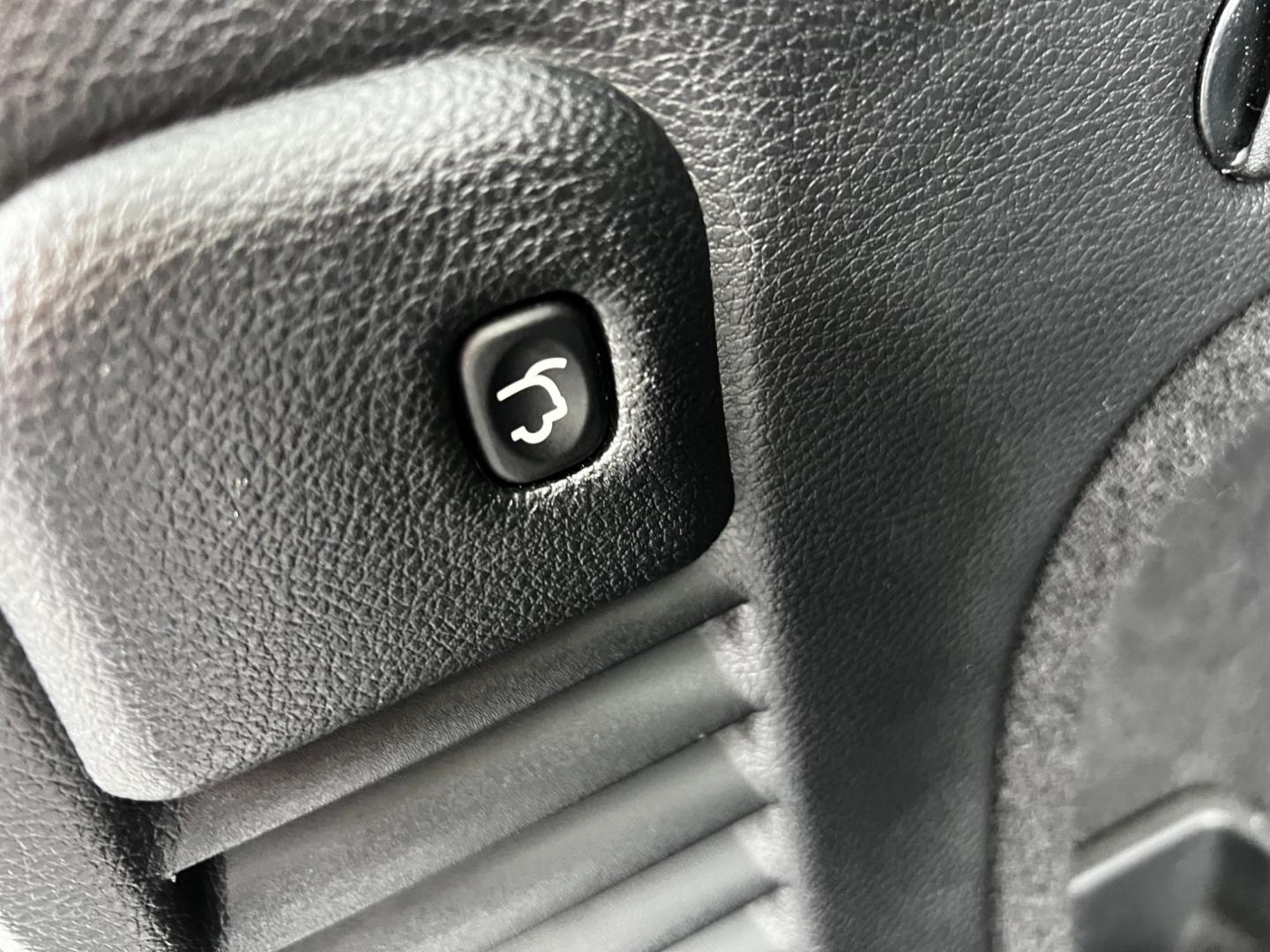 2019 Purple /Black Jeep Grand Cherokee High Altitude 4WD (1C4RJFCG6KC) with an 3.6L V6 DOHC 24V engine, 8A transmission, located at 11115 Chardon Rd. , Chardon, OH, 44024, (440) 214-9705, 41.580246, -81.241943 - Photo#45