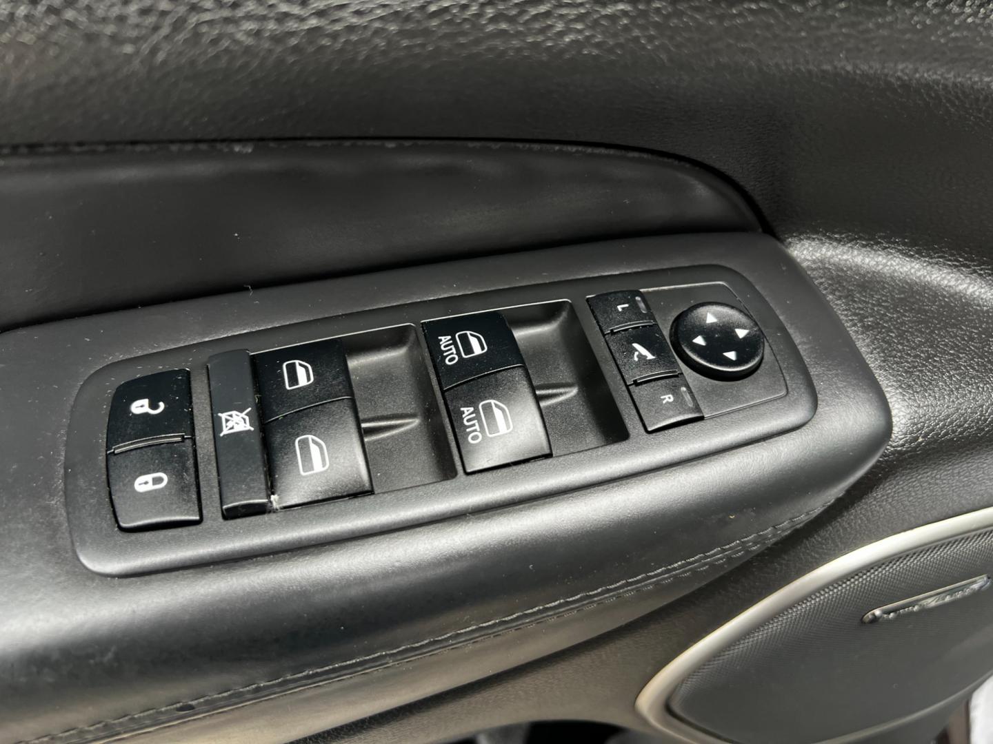 2019 Purple /Black Jeep Grand Cherokee High Altitude 4WD (1C4RJFCG6KC) with an 3.6L V6 DOHC 24V engine, 8A transmission, located at 11115 Chardon Rd. , Chardon, OH, 44024, (440) 214-9705, 41.580246, -81.241943 - Photo#19