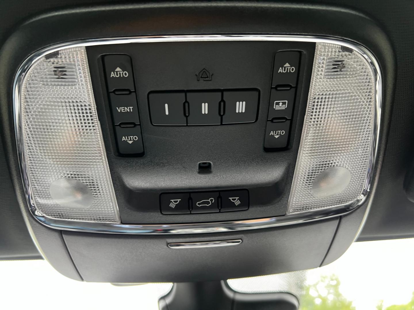 2019 Purple /Black Jeep Grand Cherokee High Altitude 4WD (1C4RJFCG6KC) with an 3.6L V6 DOHC 24V engine, 8A transmission, located at 11115 Chardon Rd. , Chardon, OH, 44024, (440) 214-9705, 41.580246, -81.241943 - Photo#36