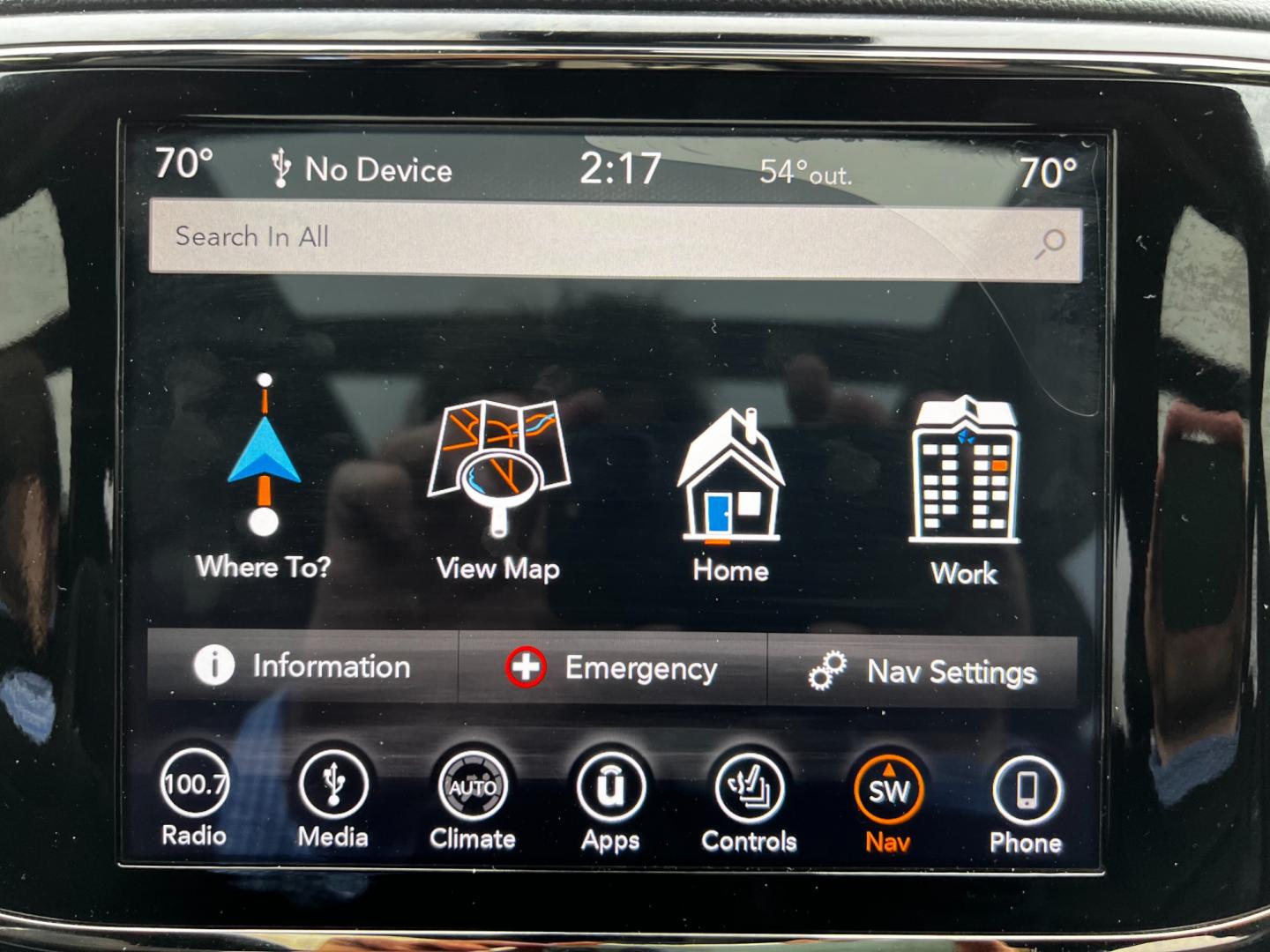 2019 Purple /Black Jeep Grand Cherokee High Altitude 4WD (1C4RJFCG6KC) with an 3.6L V6 DOHC 24V engine, 8A transmission, located at 11115 Chardon Rd. , Chardon, OH, 44024, (440) 214-9705, 41.580246, -81.241943 - Photo#33