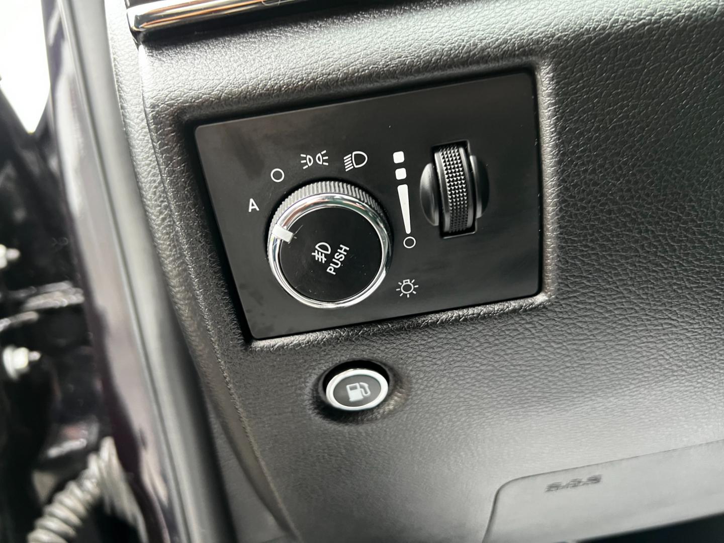 2019 Purple /Black Jeep Grand Cherokee High Altitude 4WD (1C4RJFCG6KC) with an 3.6L V6 DOHC 24V engine, 8A transmission, located at 11115 Chardon Rd. , Chardon, OH, 44024, (440) 214-9705, 41.580246, -81.241943 - Photo#23