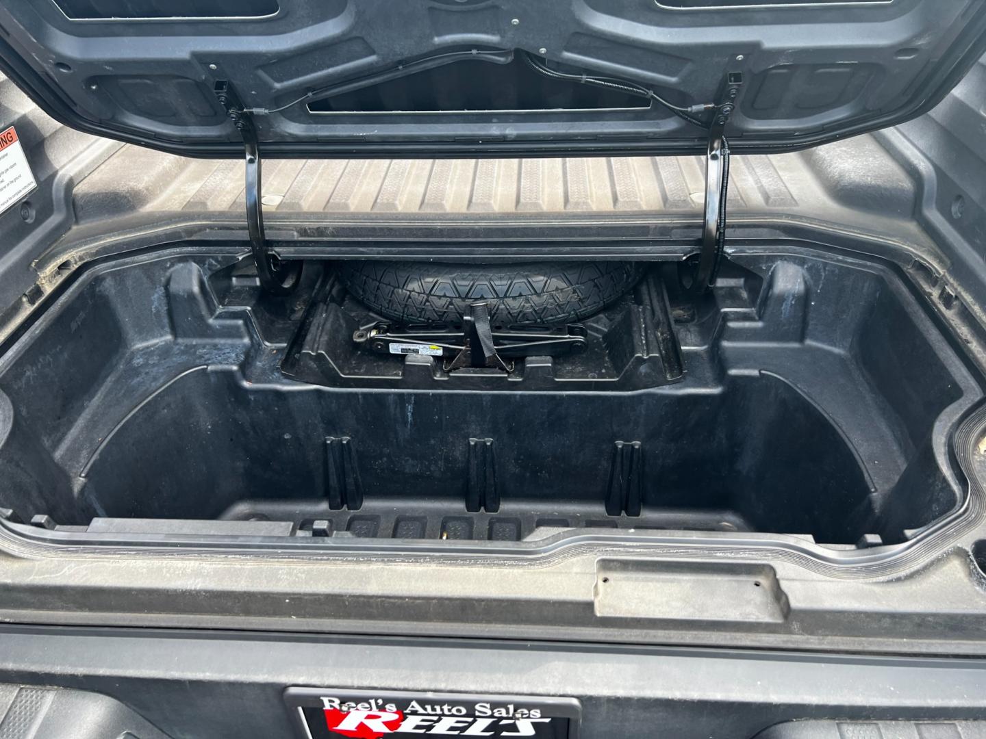 2017 White /Tan Honda Ridgeline RTL-T AWD (5FPYK3F61HB) with an 3.5L V6 SOHC 24V engine, 6-Speed Automatic transmission, located at 11115 Chardon Rd. , Chardon, OH, 44024, (440) 214-9705, 41.580246, -81.241943 - Photo#15