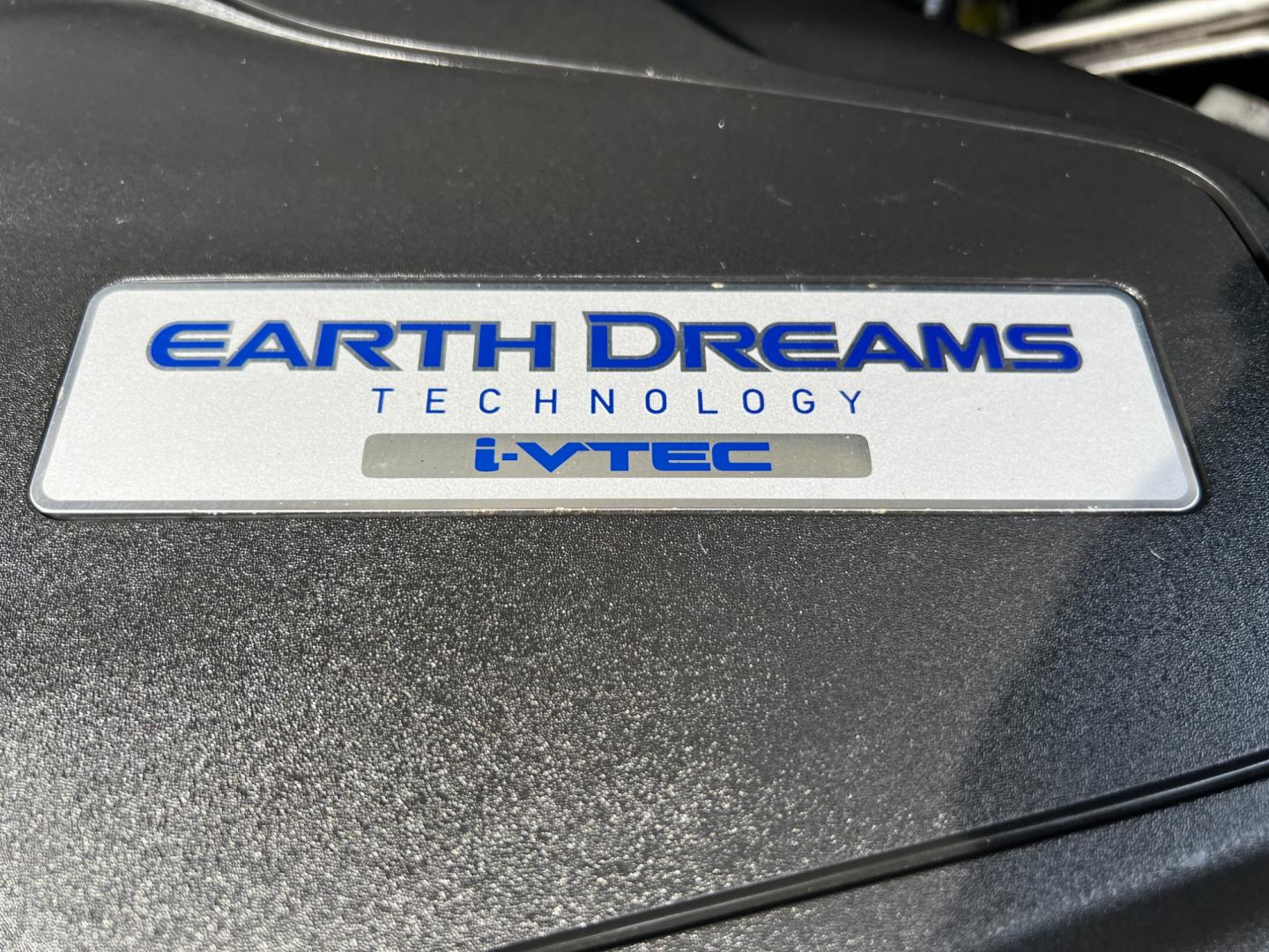 2017 White /Tan Honda Ridgeline RTL-T AWD (5FPYK3F61HB) with an 3.5L V6 SOHC 24V engine, 6-Speed Automatic transmission, located at 11115 Chardon Rd. , Chardon, OH, 44024, (440) 214-9705, 41.580246, -81.241943 - Photo#20